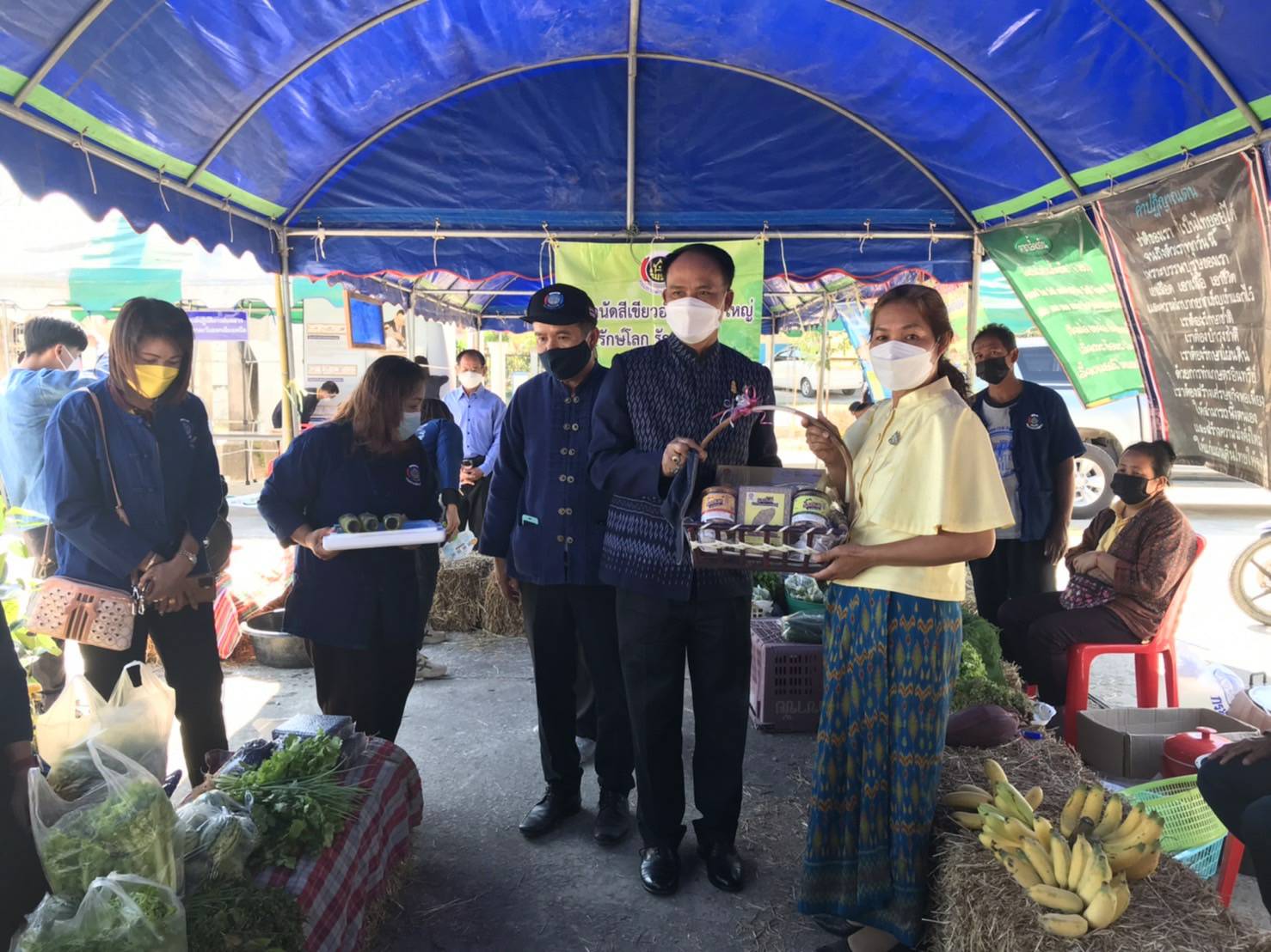 พช.ขอนแก่น : ร่วมโครงการคลินิกเกษตรเคลื่อนที่ในพระราชานุเคราะห์ สมเด็จพระบรมโอรสาธิราชฯ สยามกุฎราชกุมาร