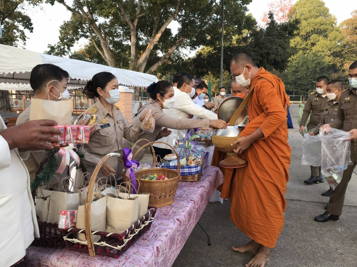 พช.ขอนแก่น: ร่วมพิธีบวงสรวงพระธาตุศิโรดมขอนแก่น ก่อนดำเนินการปรับปรุงองค์พระธาตุด้วยการปิดทอง
