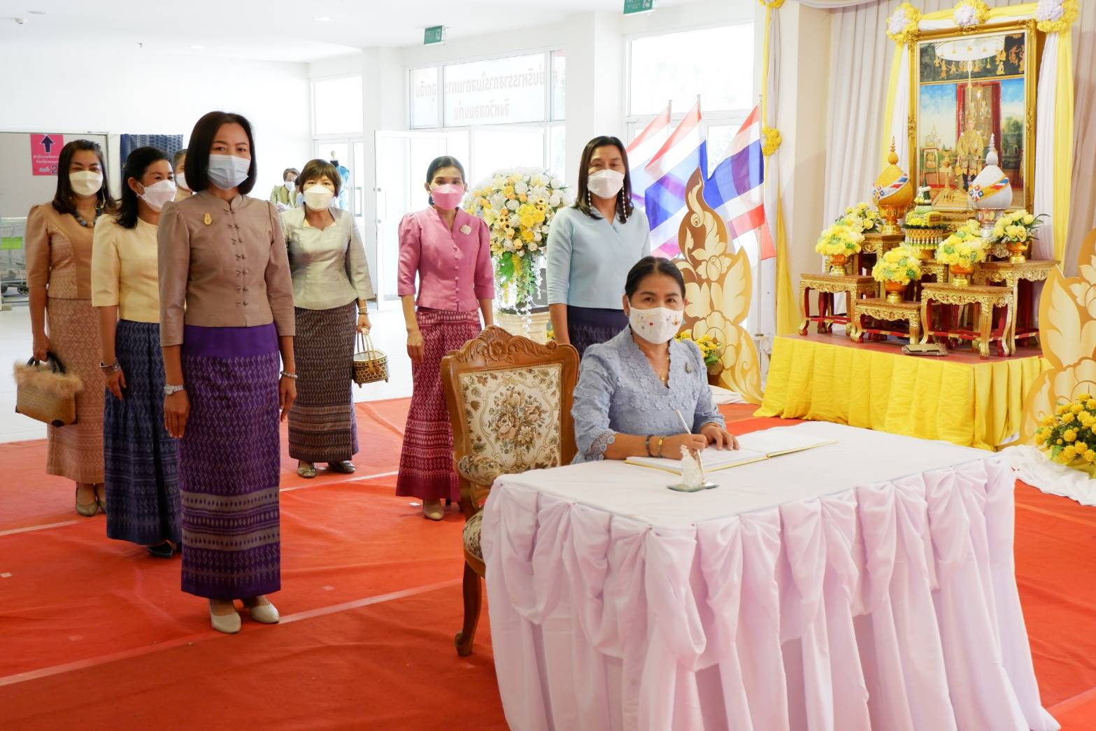 จังหวัดขอนแก่น :  จัดกิจกรรมเฉลิมพระเกียรติเนื่องในวันคล้ายวันประสูติของสมเด็จพระเจ้าลูกเธอ เจ้าฟ้าสิริวัณณวรี นารีรัตนราชกัญญา 8 มกราคม 2565 พร้อมเชิญชวนชาวขอนแก่นแต่งกายด้วยผ้าพื้นถิ่นลายพระราชทาน “ผ้ามัดหมี่ ลายขอเจ้าฟ้าสิริวัณณวรีฯ