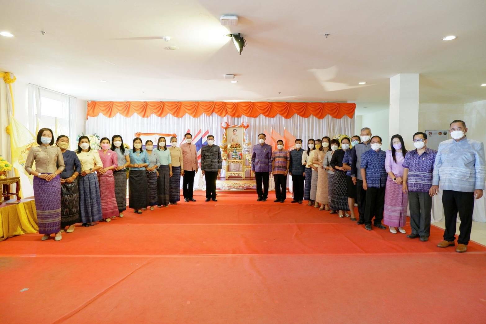 จังหวัดขอนแก่น :  จัดกิจกรรมเฉลิมพระเกียรติเนื่องในวันคล้ายวันประสูติของสมเด็จพระเจ้าลูกเธอ เจ้าฟ้าสิริวัณณวรี นารีรัตนราชกัญญา 8 มกราคม 2565 พร้อมเชิญชวนชาวขอนแก่นแต่งกายด้วยผ้าพื้นถิ่นลายพระราชทาน “ผ้ามัดหมี่ ลายขอเจ้าฟ้าสิริวัณณวรีฯ