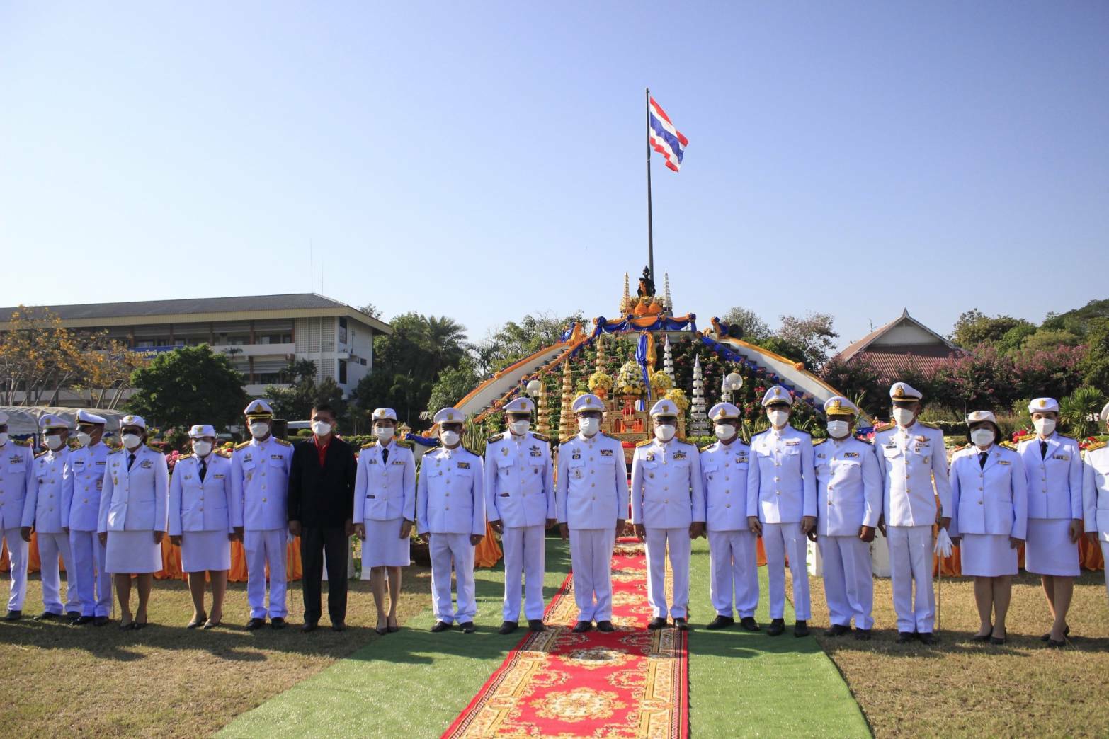 พช.ขอนแก่น : ร่วมพิธีวางพานพุ่มถวายราชสักการะ เนื่องในวันพ่อขุนรามคำแหงมหาราช ประจำปี 2565