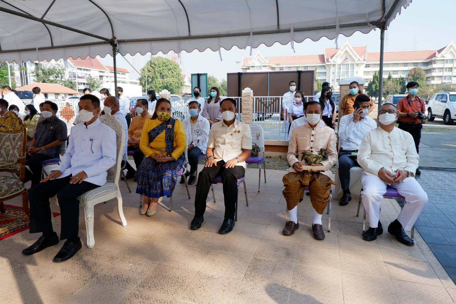 พช.ขอนแก่น:ร่วมพิธีปิดทองพระธาตุศิโรดม เพื่อบูรณะปรับปรุงองค์พระธาตุด้วยการปิดทอง เพื่อความสวยงามและความเป็นศิริมงคล
