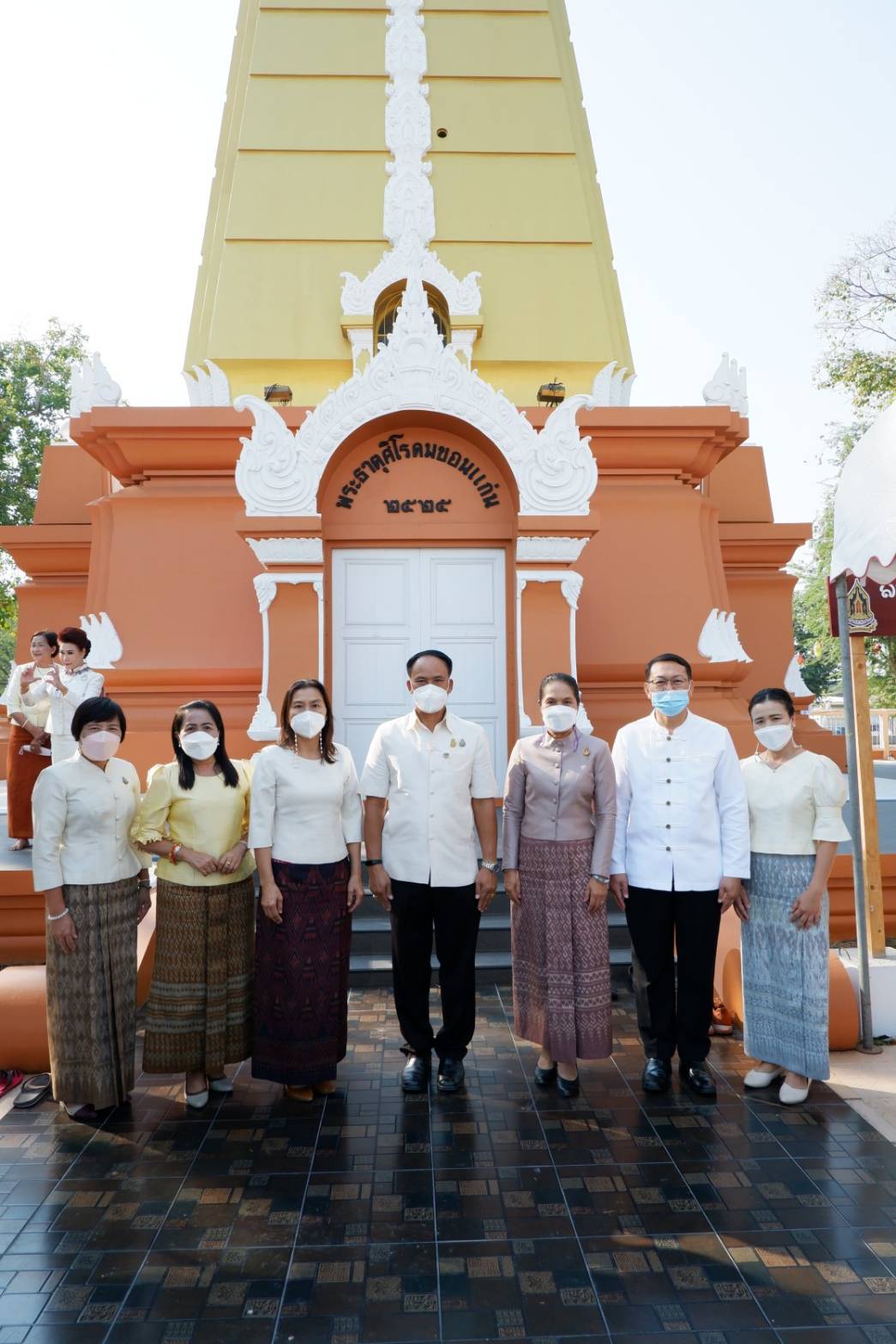 พช.ขอนแก่น:ร่วมพิธีปิดทองพระธาตุศิโรดม เพื่อบูรณะปรับปรุงองค์พระธาตุด้วยการปิดทอง เพื่อความสวยงามและความเป็นศิริมงคล
