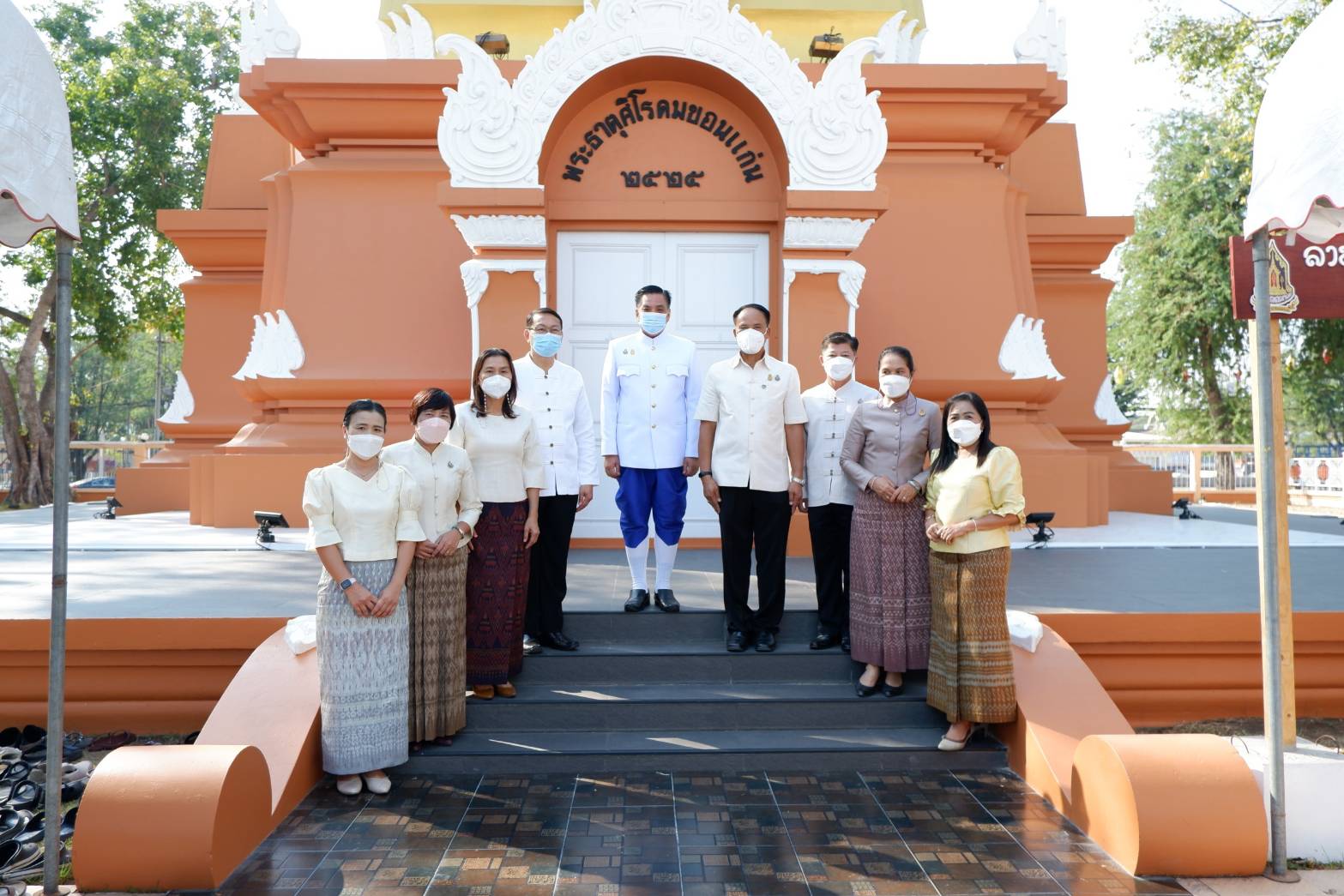 พช.ขอนแก่น:ร่วมพิธีปิดทองพระธาตุศิโรดม เพื่อบูรณะปรับปรุงองค์พระธาตุด้วยการปิดทอง เพื่อความสวยงามและความเป็นศิริมงคล