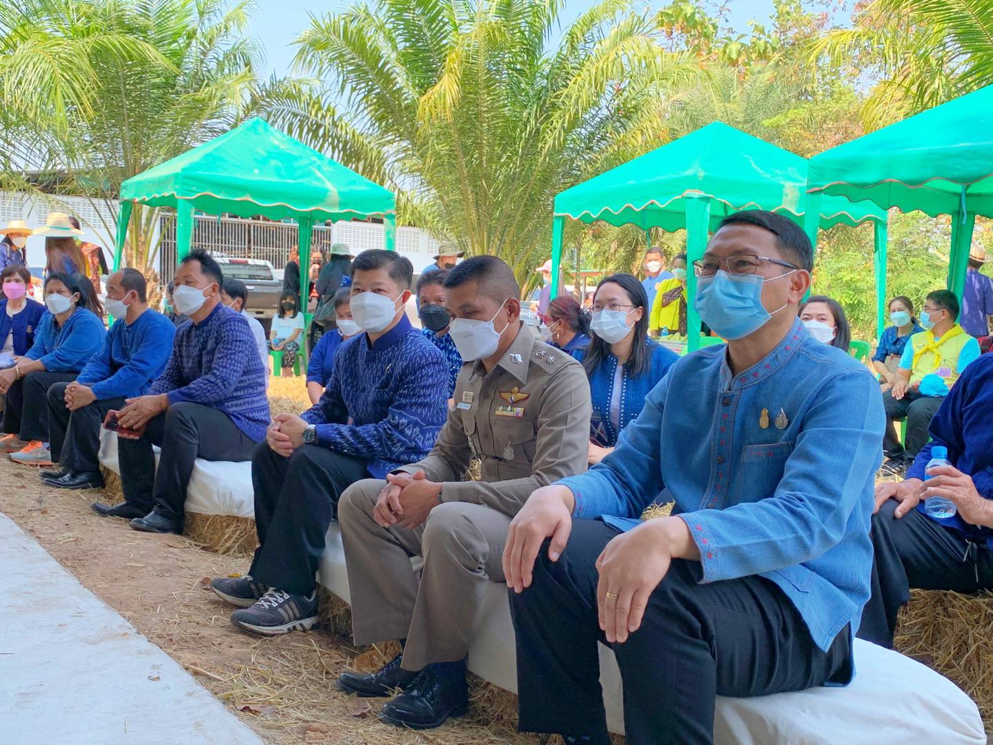 ผู้บริหารกรมการพัฒนาชุมชน ลงพื้นที่จังหวัดขอนแก่น ติดตามตรวจเยี่ยมและร่วมกิจกรรมเอามื้อสามัคคี ” โคก หนอง นา โมเดล ” ตามโครงการพัฒนาพื้นที่ต้นแบบการพัฒนาคุณภาพชีวิตตามหลักทฤษฎีใหม่ ประยุกต์สู่โคกหนองนาโมเดล ระดับตำบล CLM 