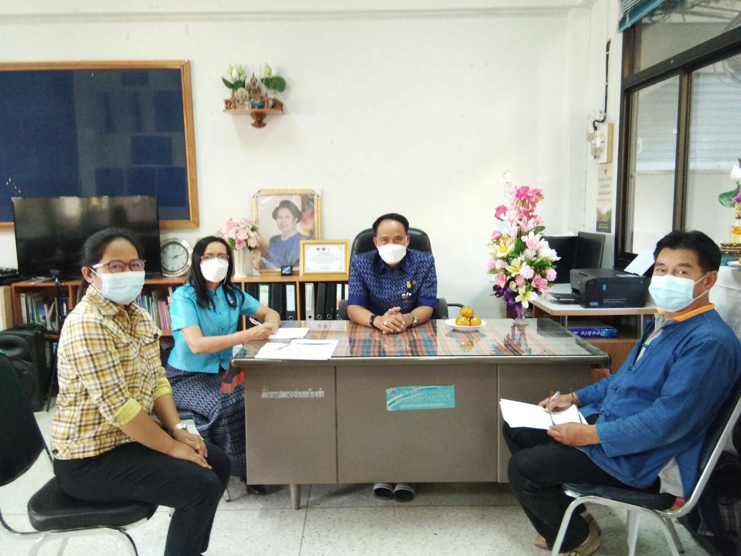 พช.ขอนแก่น : เสริมกำลังใจแก่เจ้าหน้าที่พัฒนาชุมชนอำเภอ ลงพื้นที่ตรวจเยี่ยม ให้กำลังใจแก่ครัวเรือนต้นแบบ แปลง CLM