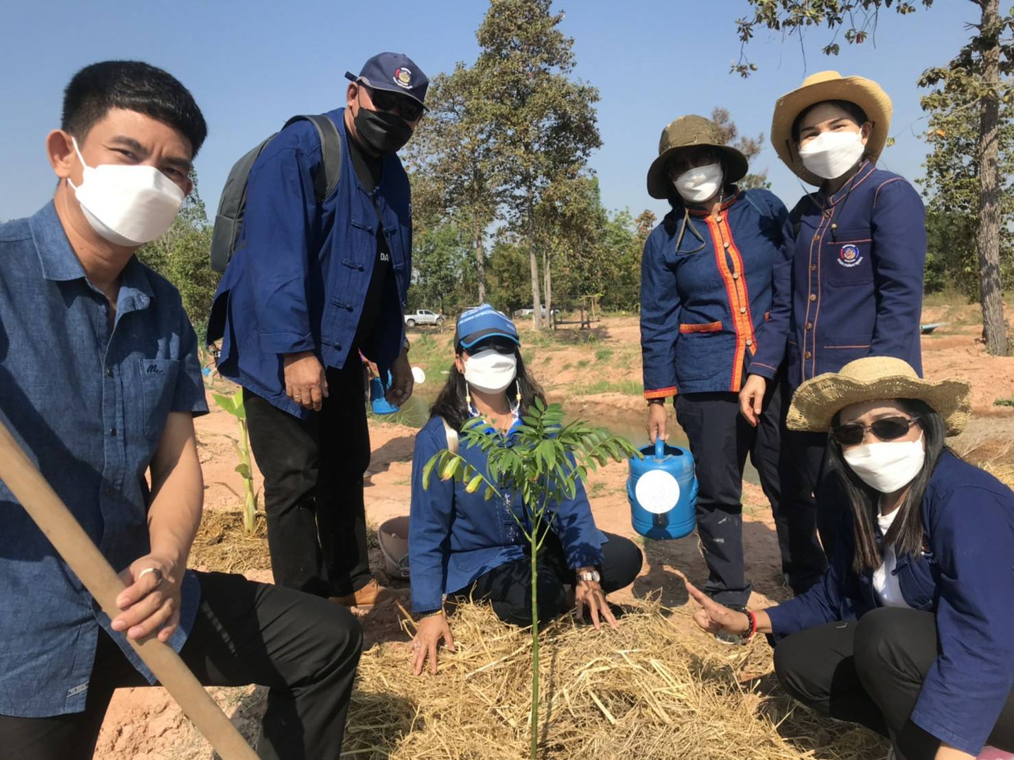 พช.ขอนแก่น : รองอธิบดีกรมการพัฒนาชุมชน “นายนิวัติ น้อยผาง” ลงพื้นที่ตรวจเยี่ยมและติดตามผลการดำเนินงานโครงการพัฒนาพื้นที่ต้นแบบการพัฒนาคุณภาพชีวิต ตามหลักทฤษฎีใหม่ประยุกต์สู่ โคก หนอง นา โมเดล จังหวัดขอนแก่น