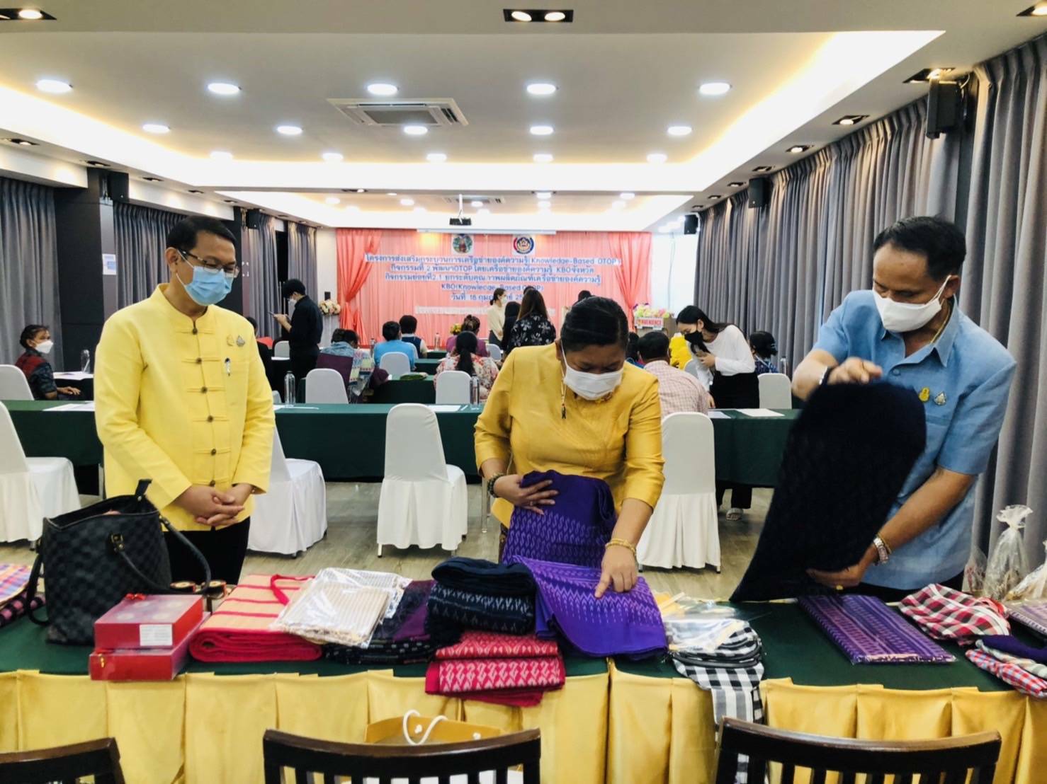 พช.ขอนแก่น จัดโครงการส่งเสริมกระบวนการเครือข่ายองค์ความรู้ (Knowledge – Based OTOP : KBO) กิจกรรมย่อยที่ 2.1 ยกระดับคุณภาพผลิตภัณฑ์เครือข่ายองค์ความรู้ (Knowledge – Based OTOP : KBO)