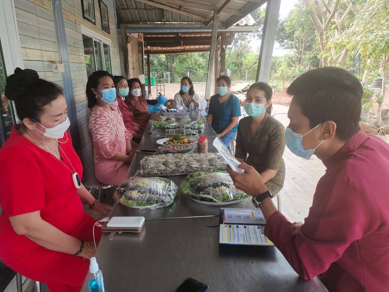พช.ขอนแก่น: ลงพื้นที่ติดตามการดำเนินงานกลุ่มผู้ผลิต ผู้ประกอบการ OTOP (กลุ่มปลาส้ม) เพื่อสนับสนุนและเตรียมความพร้อมในการนำผลิตภัณฑ์เข้าจำหน่ายในศูนย์ส่งเสริมและพัฒนาสินค้า OTOP จังหวัดขอนแก่น