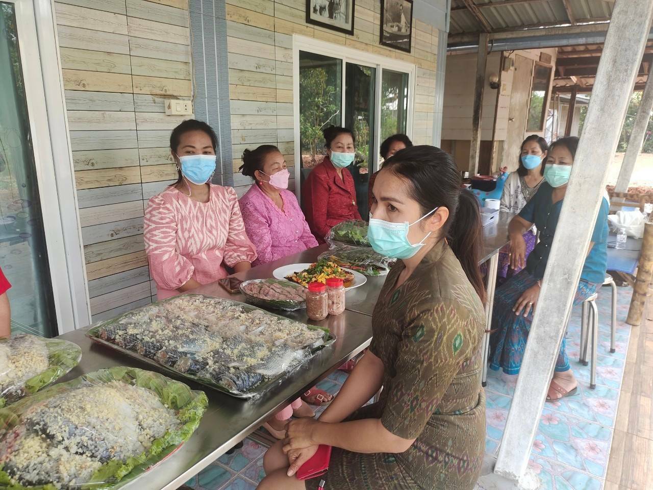 พช.ขอนแก่น: ลงพื้นที่ติดตามการดำเนินงานกลุ่มผู้ผลิต ผู้ประกอบการ OTOP (กลุ่มปลาส้ม) เพื่อสนับสนุนและเตรียมความพร้อมในการนำผลิตภัณฑ์เข้าจำหน่ายในศูนย์ส่งเสริมและพัฒนาสินค้า OTOP จังหวัดขอนแก่น