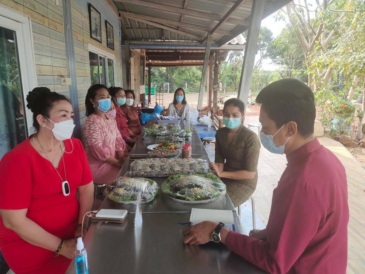 พช.ขอนแก่น: ลงพื้นที่ติดตามการดำเนินงานกลุ่มผู้ผลิต ผู้ประกอบการ OTOP (กลุ่มปลาส้ม) เพื่อสนับสนุนและเตรียมความพร้อมในการนำผลิตภัณฑ์เข้าจำหน่ายในศูนย์ส่งเสริมและพัฒนาสินค้า OTOP จังหวัดขอนแก่น
