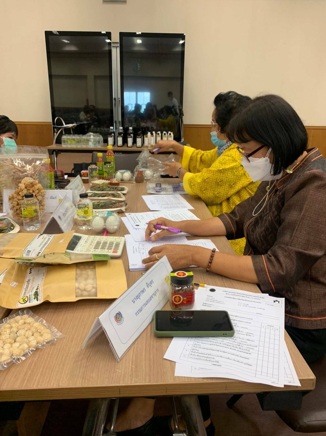 พช.ขอนแก่น : คัดเลือกผลิตภัณฑ์ OTOP เพื่อจัดจำหน่ายในศูนย์ส่งเสริมและพัฒนาสินค้า OTOP จังหวัดขอนแก่น