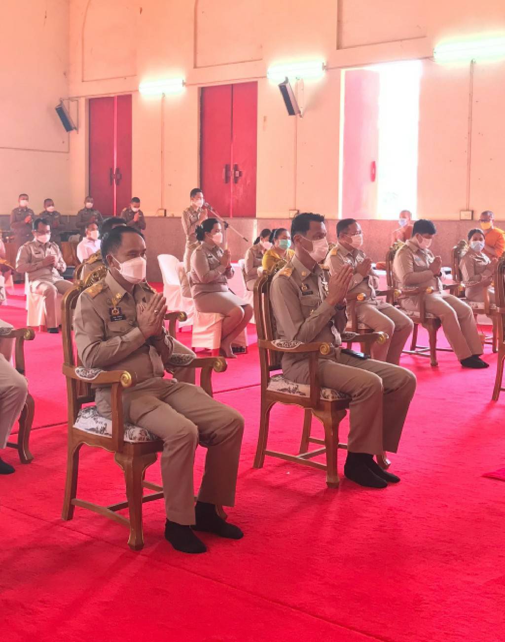 จังหวัดขอนแก่น :ประกอบพิธีถวายภัตตาหารเพล และสิ่งของพระราชทานแด่พระภิกษุ สามเณร ในการสอบบาลีสนามหลวง ประจำปี 2565