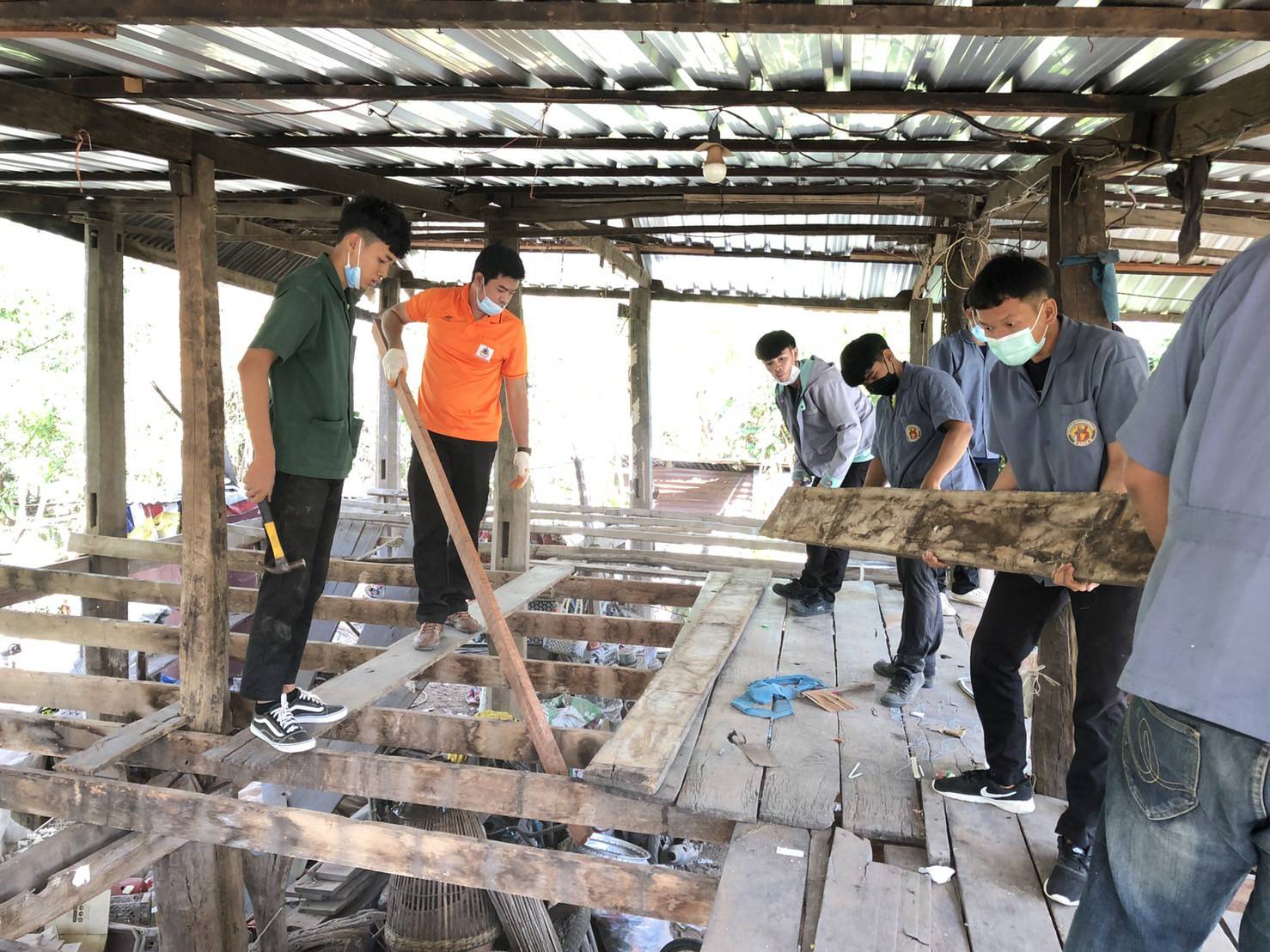 พช.ขอนแก่น : ร่วมพิธีเปิดกิจกรรมจิตอาสาพัฒนาชุมชนปรับปรุงที่อยู่อาศัยครัวเรือนยากจน ตามโครงการขจัดความยากจนและพัฒนาคนทุกช่วงวัยอย่างยั่งยืนตามหลักปรัชญาของเศรษฐกิจพอเพียง ภายใต้ยุทธศาสตร์ “แก่นคูน เกื้อกูล คนขอนแก่นไม่ทอดทิ้งกัน”