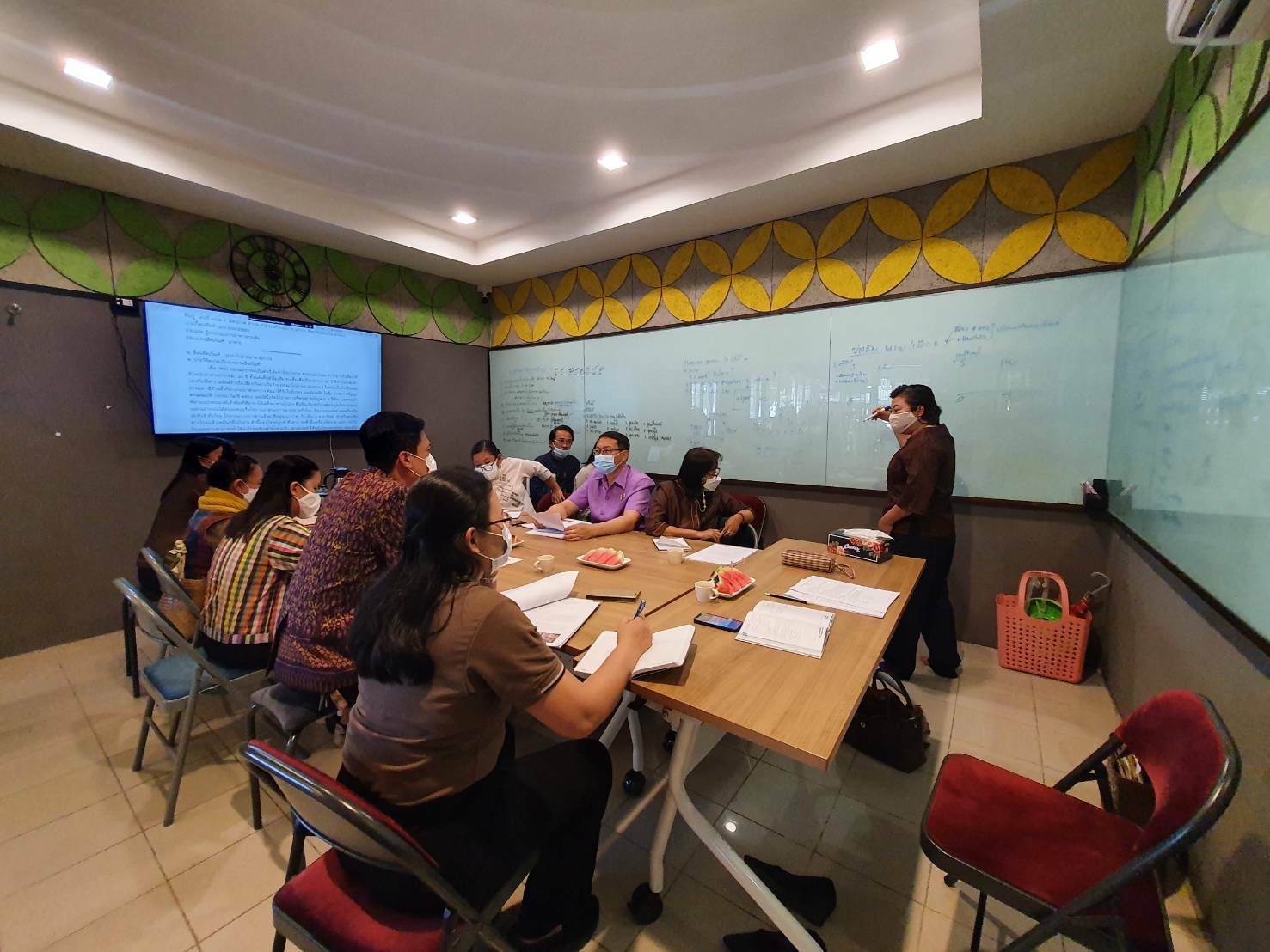 พช.ขอนแก่น : ประชุมหารือแผนการดำเนินงานศูนย์ส่งเสริมและพัฒนาสินค้า OTOP