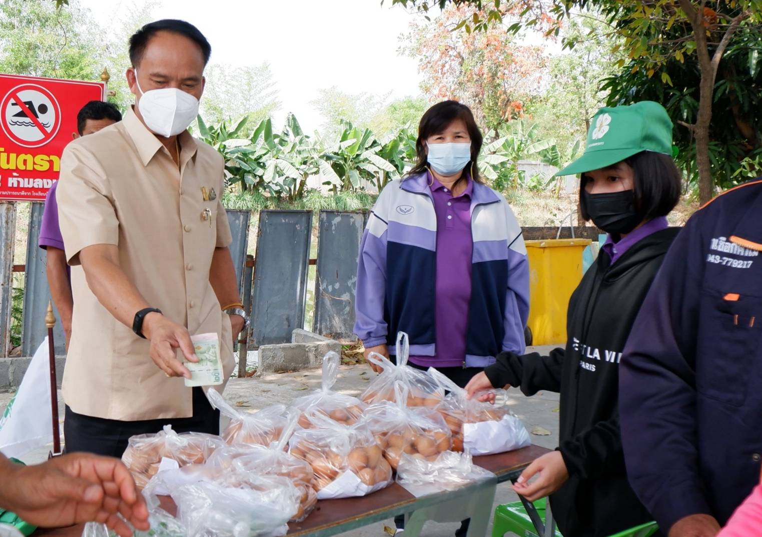 พช.ขอนแก่น : ร่วมตรวจประเมินผลงานโครงการ 1 จังหวัด 1 ศูนย์เรียนรู้โครงการอันเนื่องมาจากพระราชดำริต้นแบบ