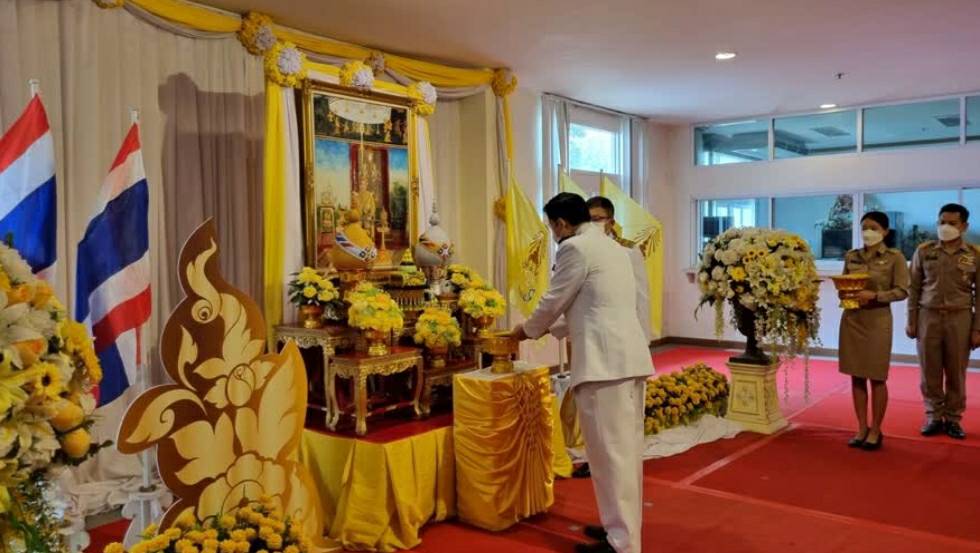 จังหวัดขอนแก่น จัดพิธีมอบปฏิทินหลวงพุทธศักราช 2565 พระราชทานสำหรับผความสุขปีใหม่
