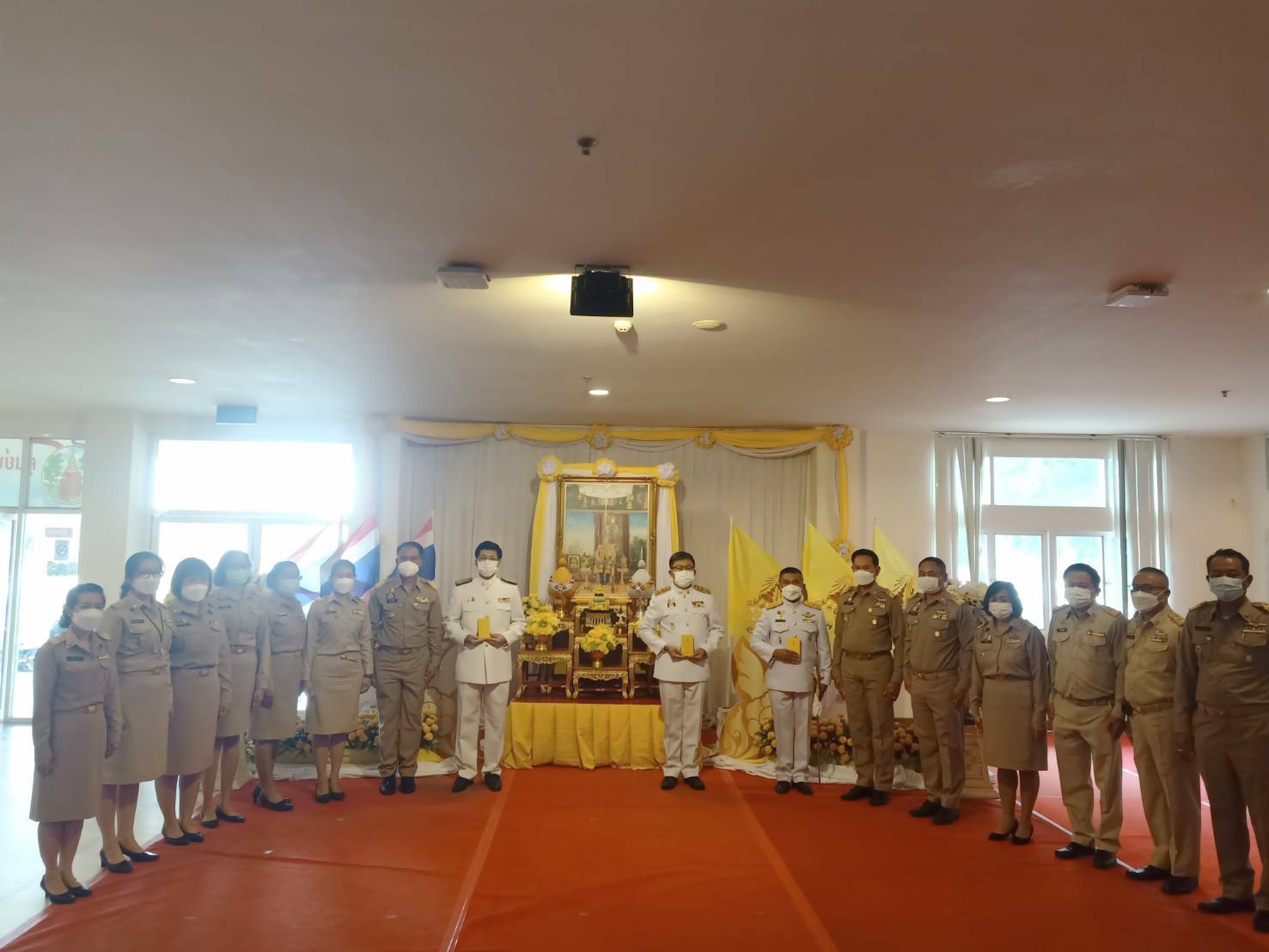 จังหวัดขอนแก่น จัดพิธีมอบปฏิทินหลวงพุทธศักราช 2565 พระราชทานสำหรับผความสุขปีใหม่