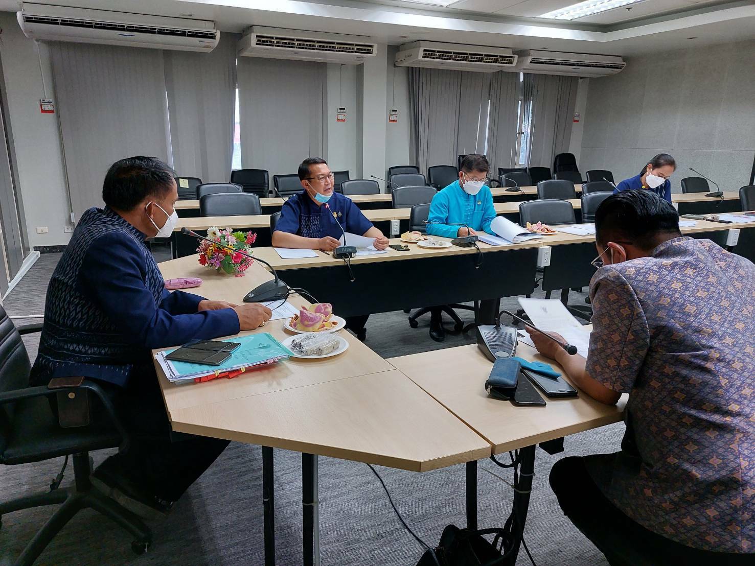 พช.ขอนแก่น: ประชุมคณะกรรมการประกวดคัดเลือกหมู่บ้านกองทุนแม่ของแผ่นดินดีเด่น ระดับจังหวัด ประจำปี 2565 ครั้งที่ 1/2565