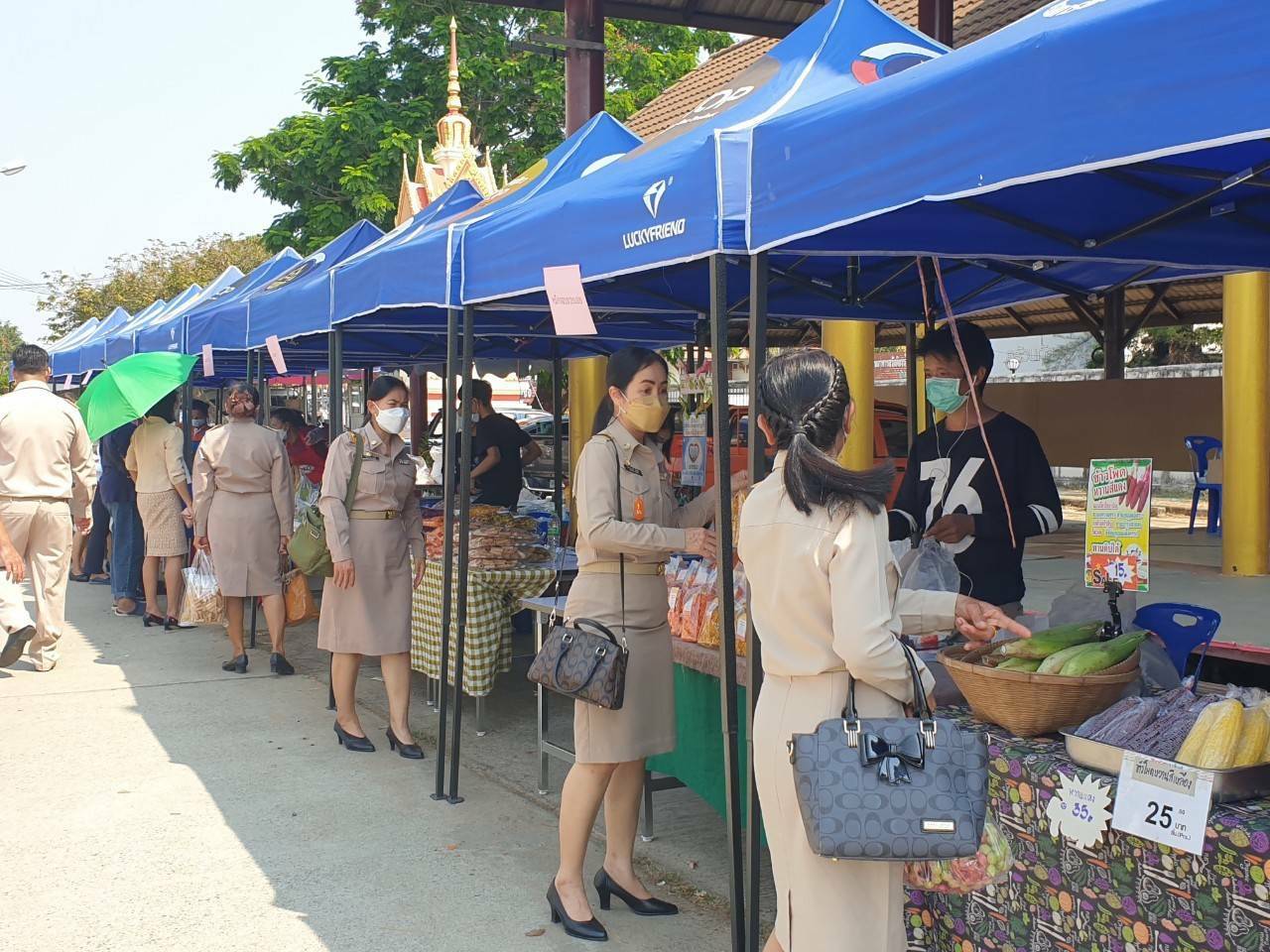 พช.ขอนแก่น : !!มาตามนัด!!ตามคำเรียกร้อง ตลาดนัดชุมชน ประชาสุขใจ สู้ภัย COVID -19