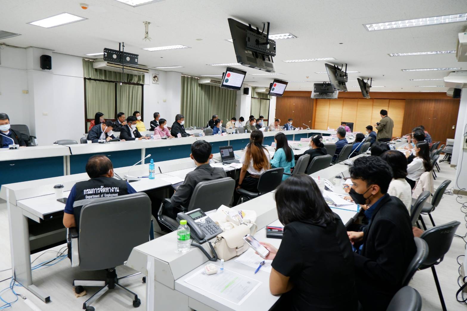 พช.ขอนแก่น : ร่วมประชุมคณะกรรมการร่วมภาครัฐและเอกชนเพื่อพัฒนาและแก้ไขปัญหาทางเศรษฐกิจ จังหวัดขอนแก่น (กรอ.จังหวัดขอนแก่น) ครั้งที่ 1 ประจำปีงบประมาณ พ.ศ. 2565