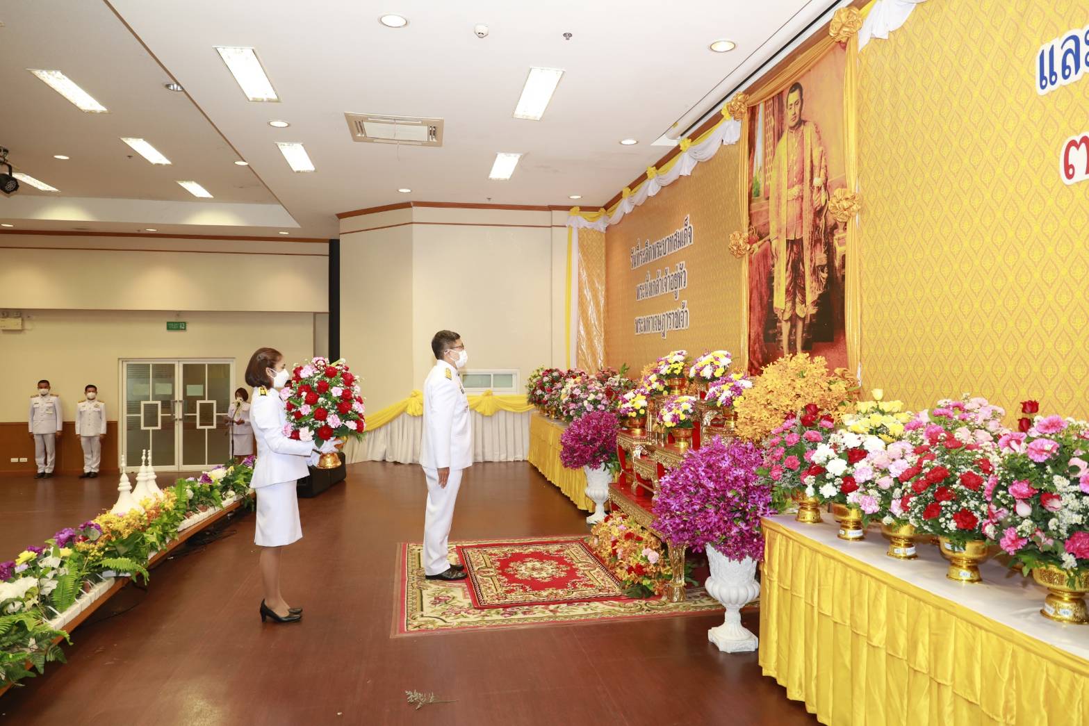?จังหวัดขอนแก่น : จัดพิธีวันที่ระลึกพระบาทสมเด็จพระนั่งเกล้าเจ้าอยู่หัว พระมหาเจษฎาราชเจ้า และวันข้าราชการพลเรือน?