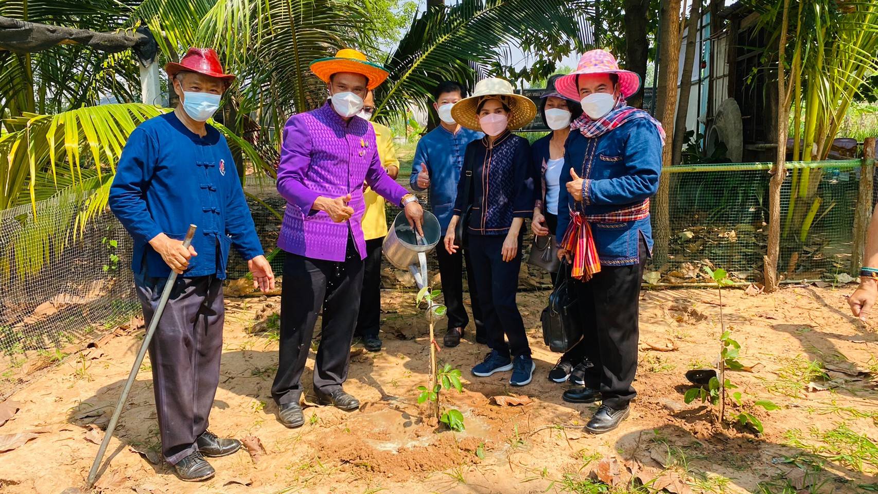 พช.ขอนแก่น : รองอธิบดี พช. (นายสุรศักดิ์ อักษรกุล) นำทีม เยือนถิ่นหมอแคน ลุยพื้นที่ต้นแบบการพัฒนาคุณภาพชีวิตตามหลักทฤษฎีใหม่ ประยุกต์สู่ “โคก หนอง นา พช.”