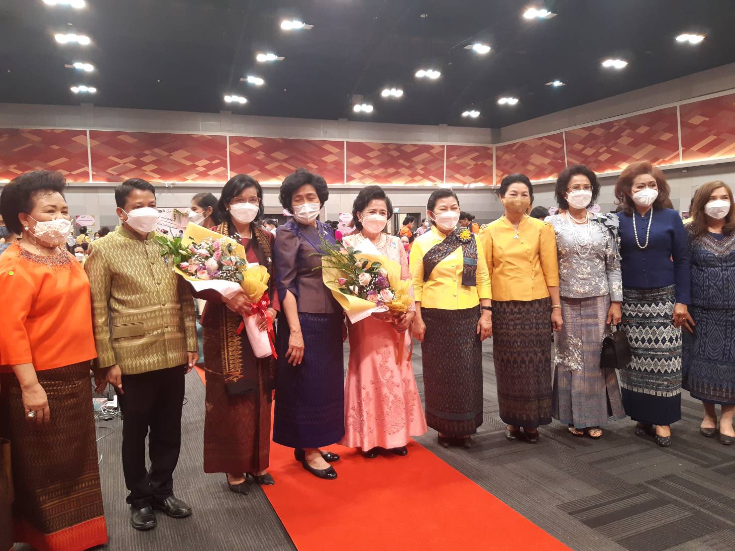 จังหวัดขอนแก่น : ประธานสภาสตรีแห่งชาติ ในพระบรมราชินูปถัมภ์ เปิดงานวันสตรีสากล 2565 “รวมพลังสตรี ศรีขอนแก่น สืบสาน สร้างสรรค์ แบ่งปันชุมชน”