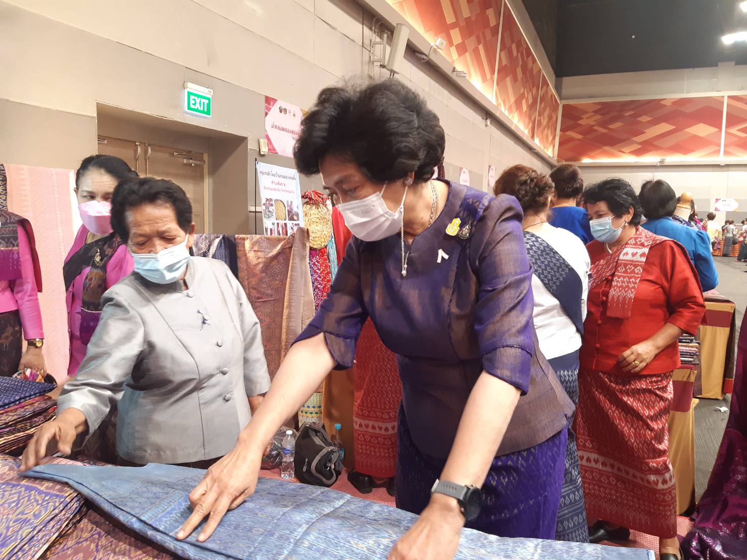 จังหวัดขอนแก่น : ประธานสภาสตรีแห่งชาติ ในพระบรมราชินูปถัมภ์ เปิดงานวันสตรีสากล 2565 “รวมพลังสตรี ศรีขอนแก่น สืบสาน สร้างสรรค์ แบ่งปันชุมชน”