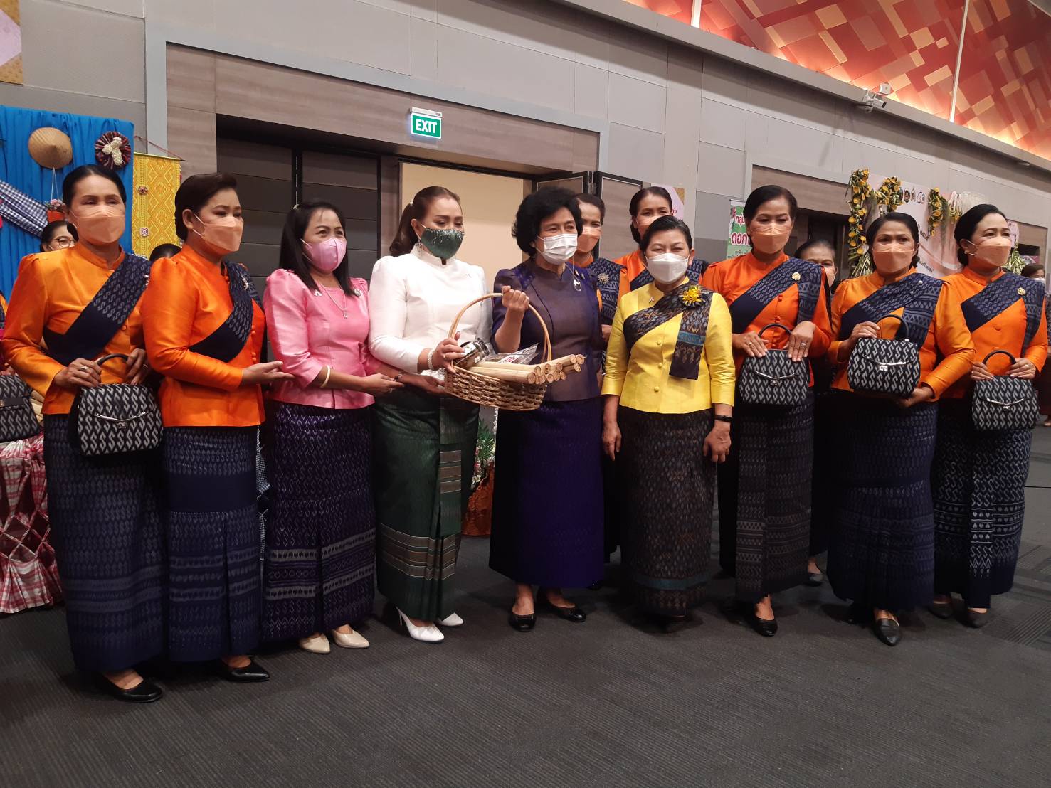 จังหวัดขอนแก่น : ประธานสภาสตรีแห่งชาติ ในพระบรมราชินูปถัมภ์ เปิดงานวันสตรีสากล 2565 “รวมพลังสตรี ศรีขอนแก่น สืบสาน สร้างสรรค์ แบ่งปันชุมชน”