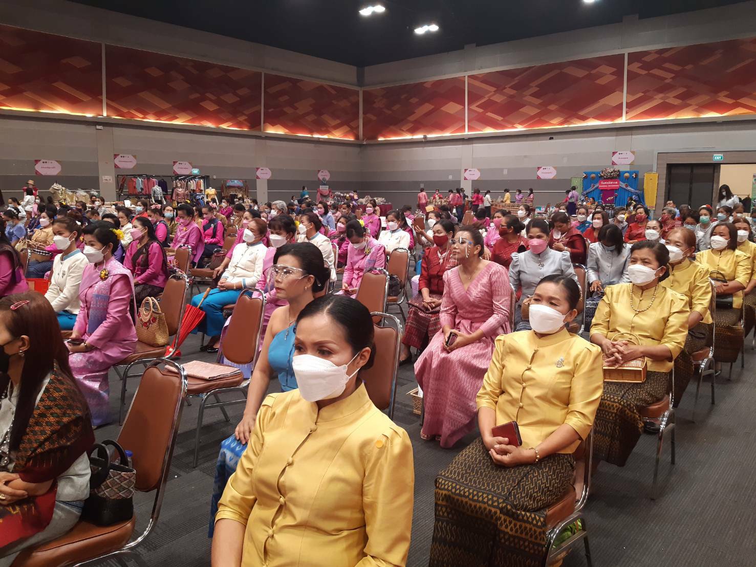 จังหวัดขอนแก่น : ประธานสภาสตรีแห่งชาติ ในพระบรมราชินูปถัมภ์ เปิดงานวันสตรีสากล 2565 “รวมพลังสตรี ศรีขอนแก่น สืบสาน สร้างสรรค์ แบ่งปันชุมชน”