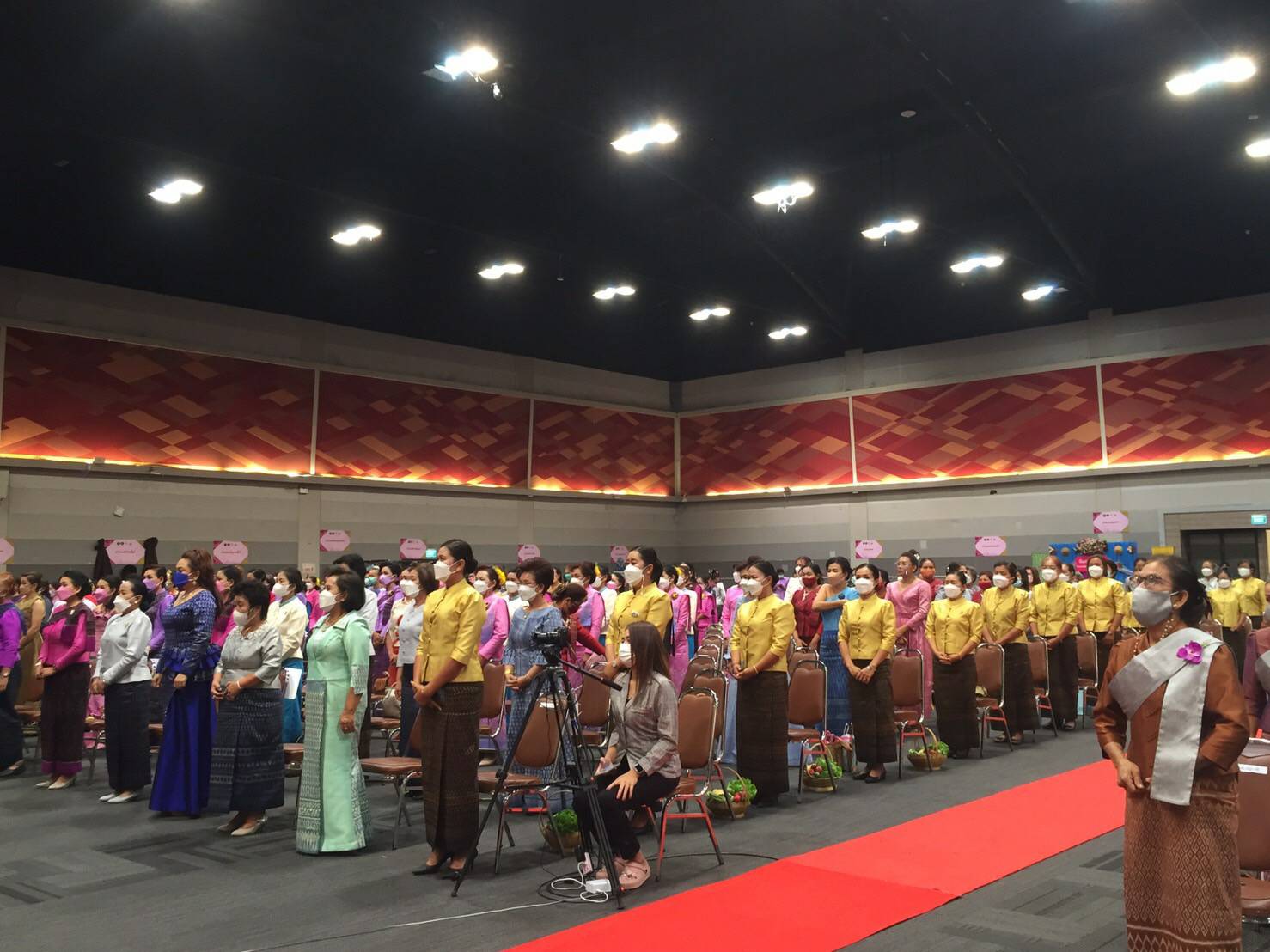 จังหวัดขอนแก่น : ประธานสภาสตรีแห่งชาติ ในพระบรมราชินูปถัมภ์ เปิดงานวันสตรีสากล 2565 “รวมพลังสตรี ศรีขอนแก่น สืบสาน สร้างสรรค์ แบ่งปันชุมชน”