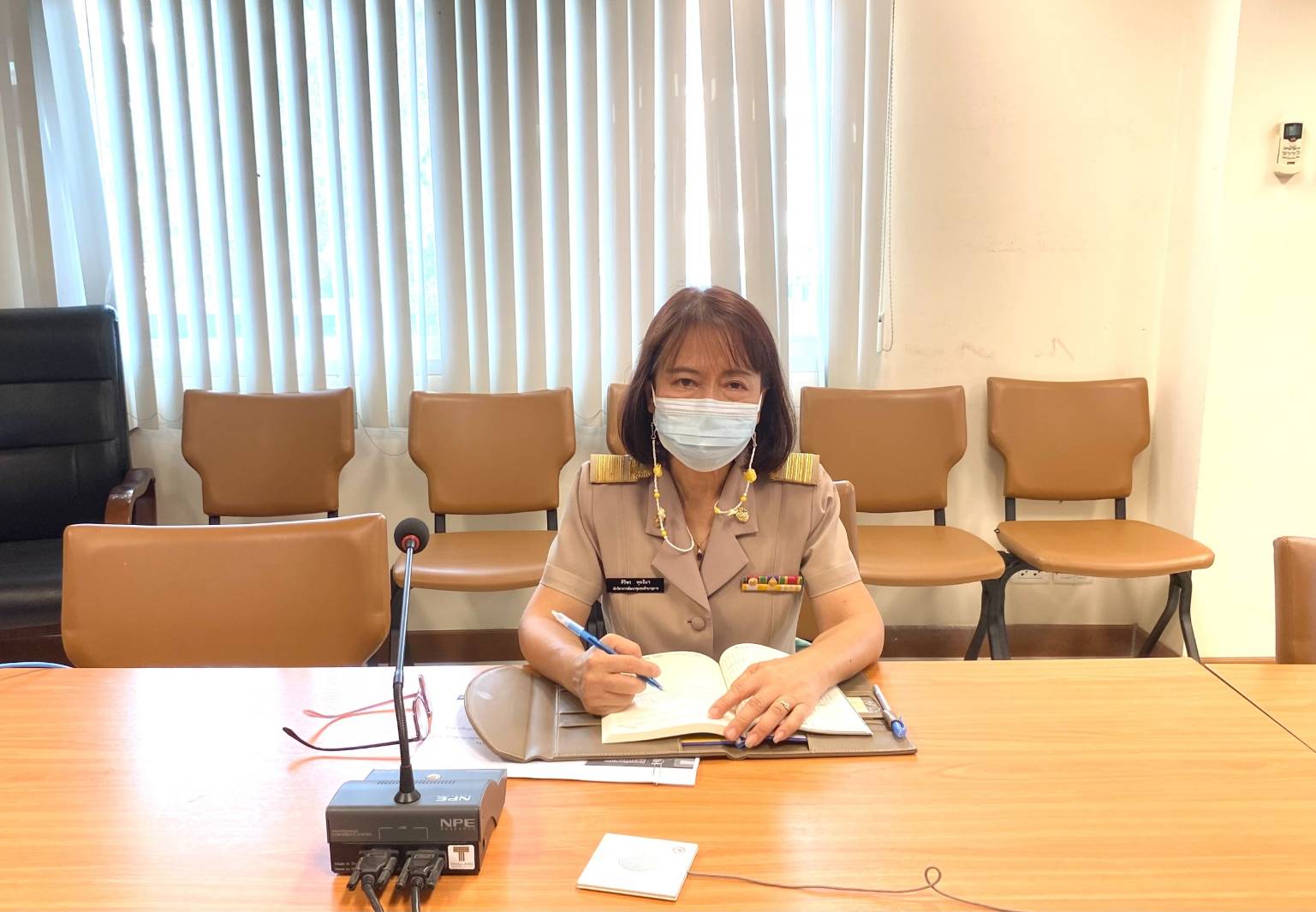 พช.ขอนแก่น: ร่วมประชุมสร้างความรู้ความเข้าใจเกี่ยวกับระบบโปรแกรมจัดเก็บ บันทึก และประมวลผลการจัดเก็บข้อมูล จปฐ. 2565 (eBMN) และการเผยแพร่ประชาสัมพันธ์ฯ ผ่านระบบวีดิทัศน์ทางไกล (Video Conference)