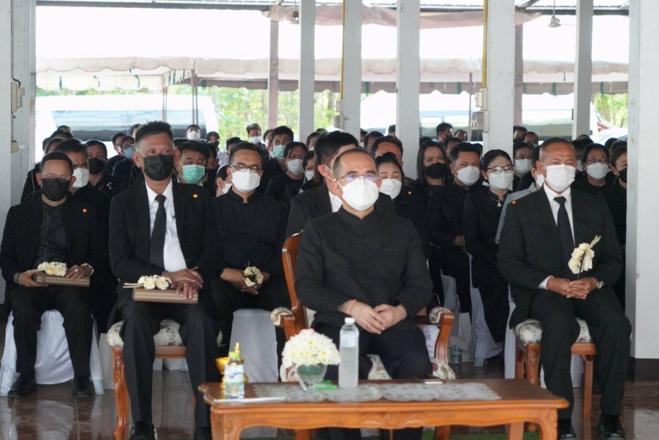 จังหวัดขอนแก่น : อธิบดีกรมการพัฒนาชุมชน เป็นประธานพิธีฌาปนกิจศพคุณแม่ บัวภา น้อยผาง มารดานายนิวัติ น้อยผาง รองอธิบดีกรมการพัฒนาชุมชน