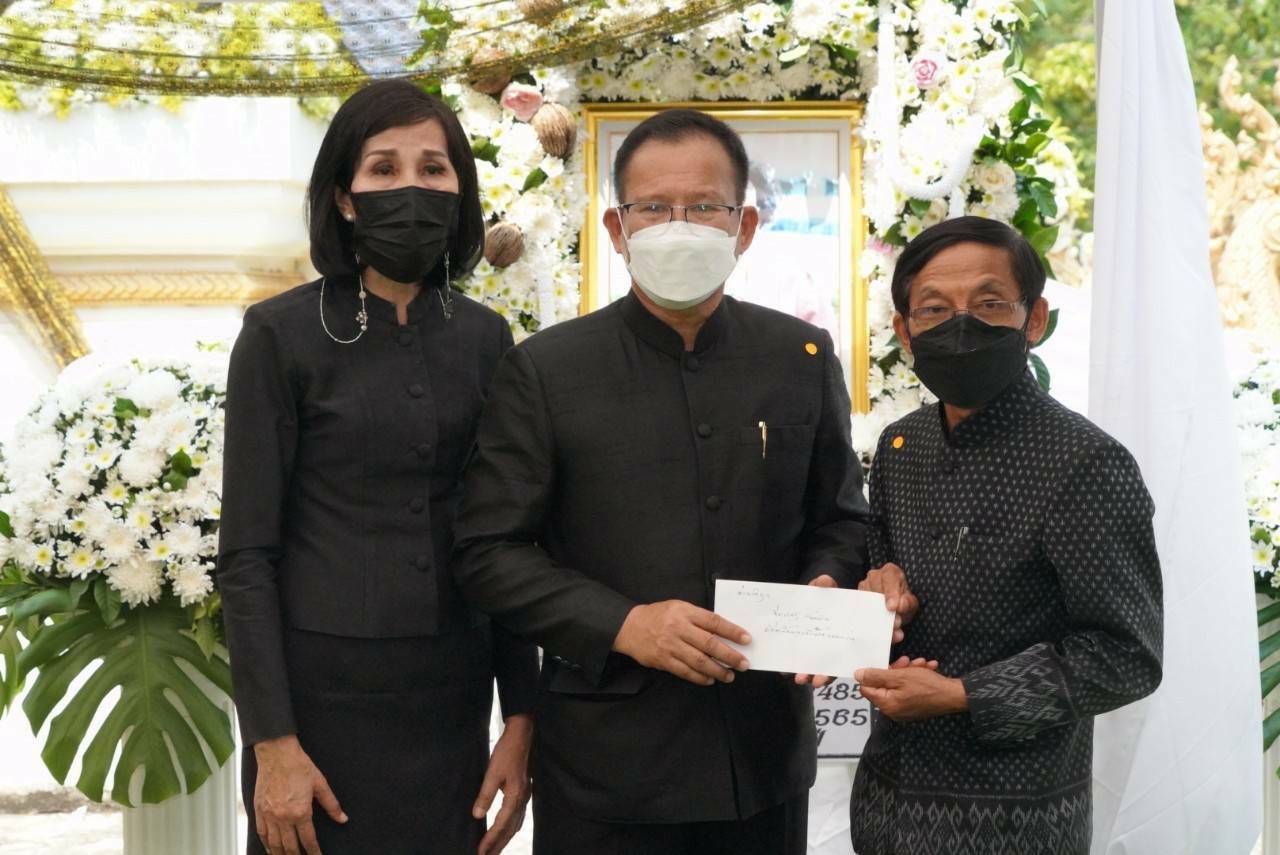 จังหวัดขอนแก่น : อธิบดีกรมการพัฒนาชุมชน เป็นประธานพิธีฌาปนกิจศพคุณแม่ บัวภา น้อยผาง มารดานายนิวัติ น้อยผาง รองอธิบดีกรมการพัฒนาชุมชน