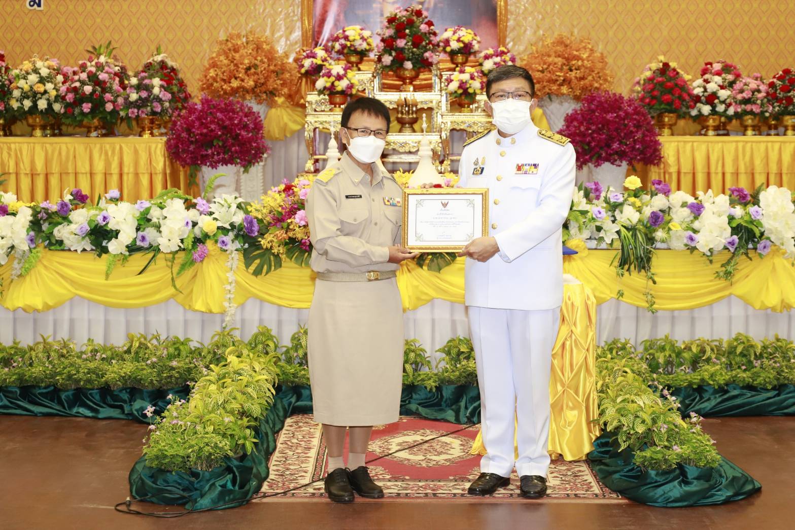 ?จังหวัดขอนแก่น : จัดพิธีวันที่ระลึกพระบาทสมเด็จพระนั่งเกล้าเจ้าอยู่หัว พระมหาเจษฎาราชเจ้า และวันข้าราชการพลเรือน?