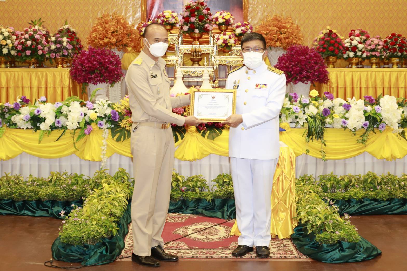 ?จังหวัดขอนแก่น : จัดพิธีวันที่ระลึกพระบาทสมเด็จพระนั่งเกล้าเจ้าอยู่หัว พระมหาเจษฎาราชเจ้า และวันข้าราชการพลเรือน?