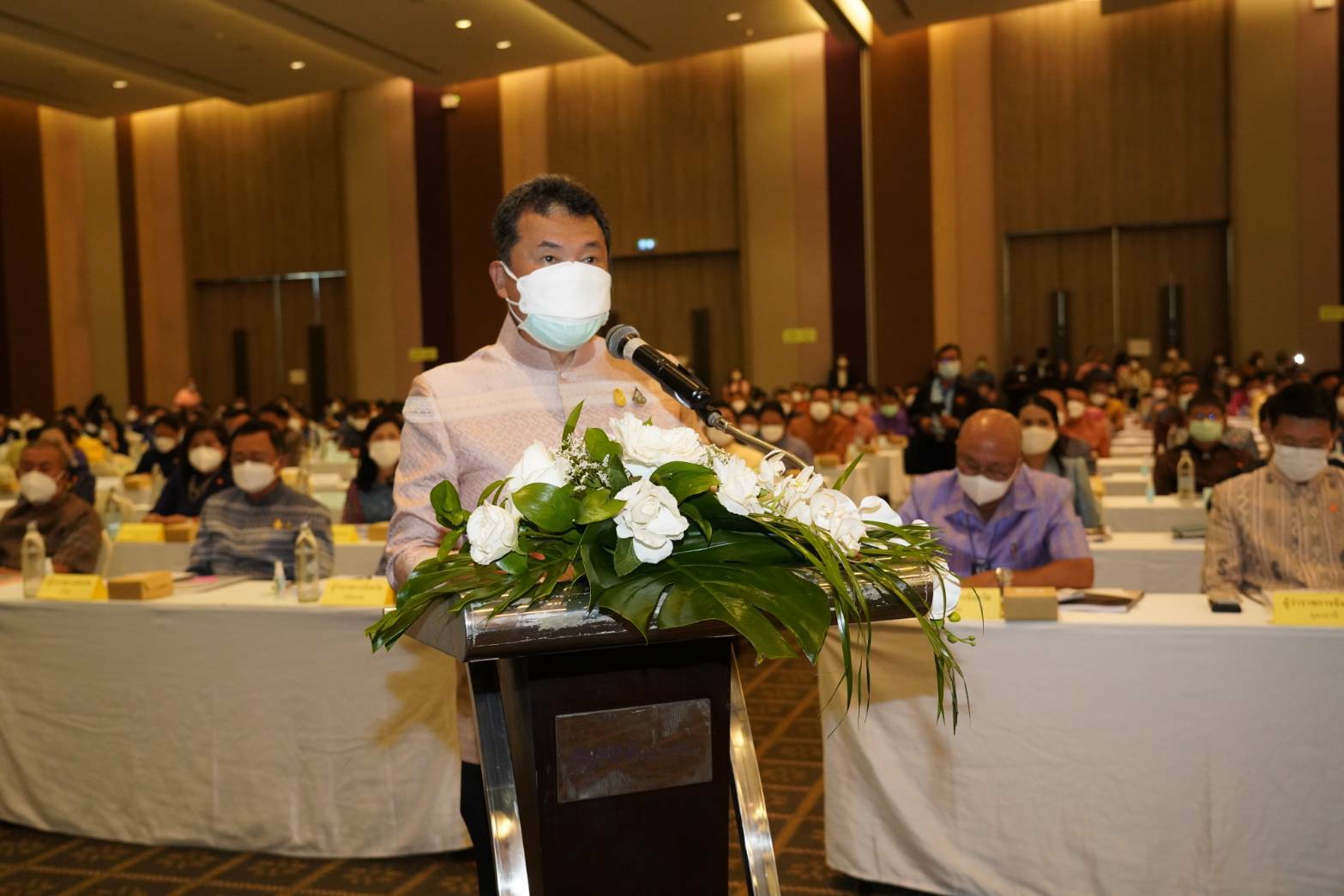 จังหวัดขอนแก่น : รัฐมนตรีว่าการกระทรวงมหาดไทย มอบนโยบายขับเคลื่อน ศจพ.ระดับพื้นที่ในการประชุมเชิงปฏิบัติการเพื่อซักซ้อมแนวทางการขับเคลื่อนศูนย์อำนวยการขจัดความยากจนและพัฒนาคนทุกช่วงวัยอย่างยั่งยืนตามหลักปรัชญาของเศรษฐกิจพอเพียงในระดับพื้นที่ ปีงบประมาณ พ.ศ. 2565  ภาคตะวันออกเฉียงเหนือ
