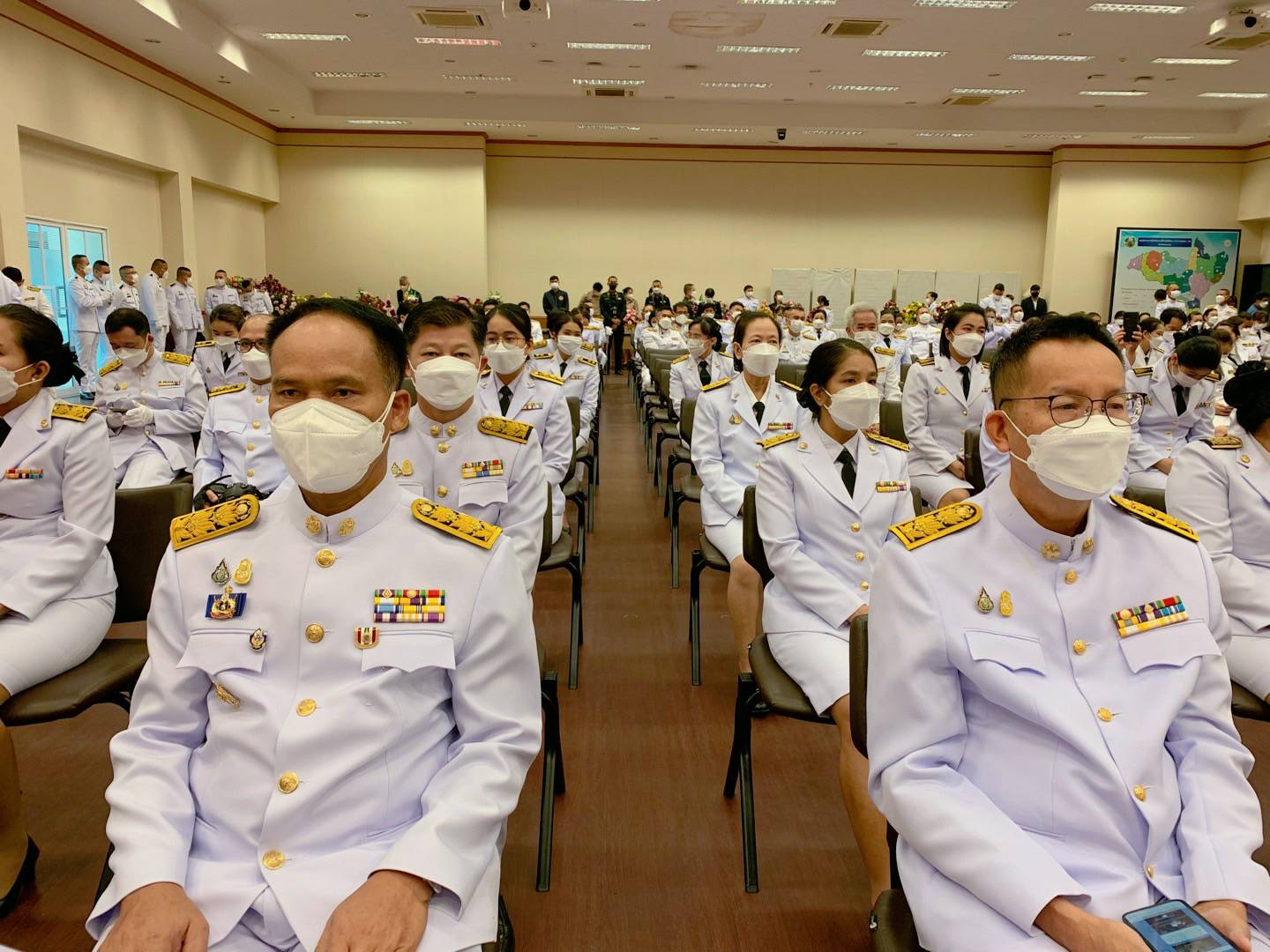 พัฒนาการจังหวัดขอนแก่น: วางพานพุ่มดอกไม้ เนื่องใน “วันจักรี” 6 เม.ย. 2565