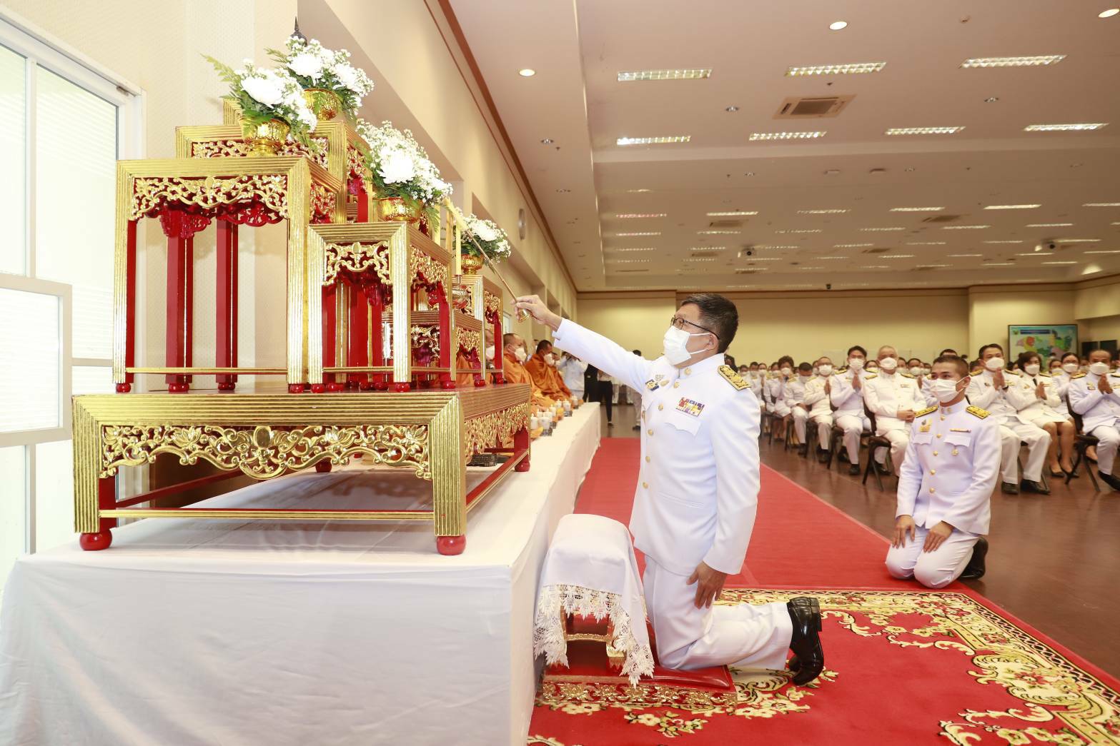 พัฒนาการจังหวัดขอนแก่น: วางพานพุ่มดอกไม้ เนื่องใน “วันจักรี” 6 เม.ย. 2565