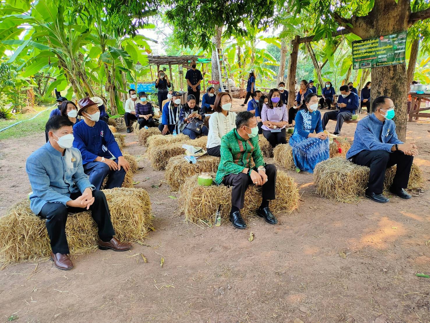 พช.ขอนแก่น : นายวสันต์ ชิงชนะ ผู้ตรวจราชการกรมการพัฒนาชุมชน เขตตรวจราชการที่ 12 ลงพื้นที่ติดตามผลการขับเคลื่อนงานการขจัดความยากจนและพัฒนาคนทุกช่วงวัยอย่างยั่งยืน ตามหลักปรัชญาของเศรษฐกิจพอเพียง และการขับเคลื่อนงานตามภารกิจสำคัญของกรมการพัฒนาชุมชน ปี 2565 จังหวัดขอนแก่น