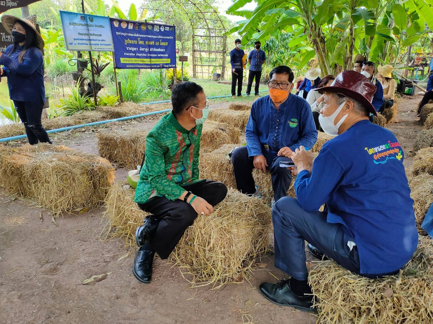 พช.ขอนแก่น : นายวสันต์ ชิงชนะ ผู้ตรวจราชการกรมการพัฒนาชุมชน เขตตรวจราชการที่ 12 ลงพื้นที่ติดตามผลการขับเคลื่อนงานการขจัดความยากจนและพัฒนาคนทุกช่วงวัยอย่างยั่งยืน ตามหลักปรัชญาของเศรษฐกิจพอเพียง และการขับเคลื่อนงานตามภารกิจสำคัญของกรมการพัฒนาชุมชน ปี 2565 จังหวัดขอนแก่น