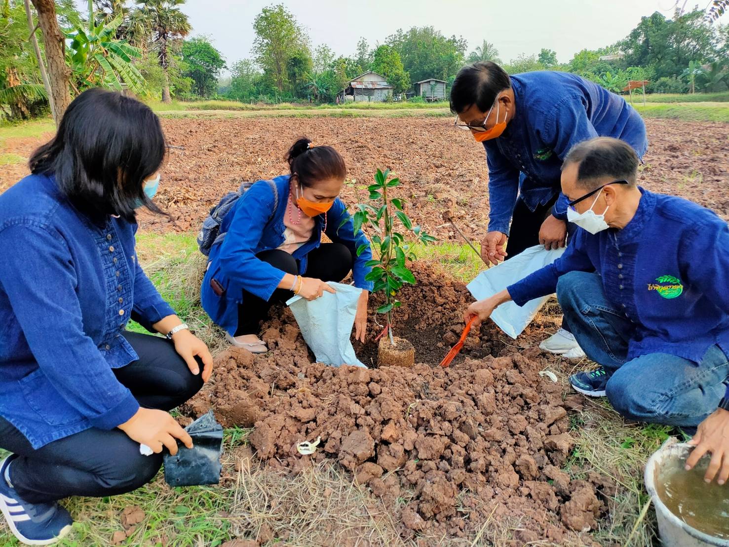 พช.ขอนแก่น : นายวสันต์ ชิงชนะ ผู้ตรวจราชการกรมการพัฒนาชุมชน เขตตรวจราชการที่ 12 ลงพื้นที่ติดตามผลการขับเคลื่อนงานการขจัดความยากจนและพัฒนาคนทุกช่วงวัยอย่างยั่งยืน ตามหลักปรัชญาของเศรษฐกิจพอเพียง และการขับเคลื่อนงานตามภารกิจสำคัญของกรมการพัฒนาชุมชน ปี 2565 จังหวัดขอนแก่น