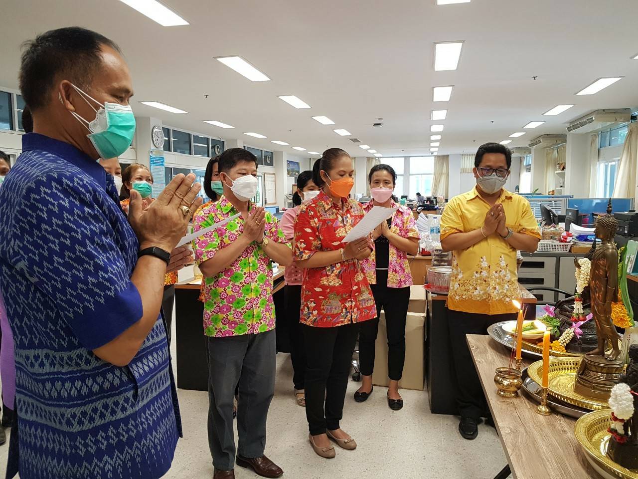 พช.ขอนแก่น : สืบสานประเพณีสงกรานต์ 2565 “สรงน้ำพระ รดน้ำดำหัว ขอพรผู้ใหญ่