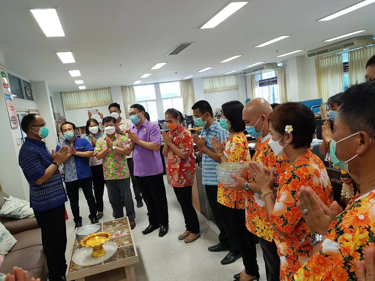 พช.ขอนแก่น : สืบสานประเพณีสงกรานต์ 2565 “สรงน้ำพระ รดน้ำดำหัว ขอพรผู้ใหญ่