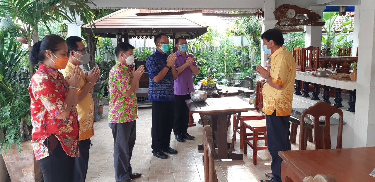 พช.ขอนแก่น : สืบสานประเพณีสงกรานต์ 2565 “สรงน้ำพระ รดน้ำดำหัว ขอพรผู้ใหญ่