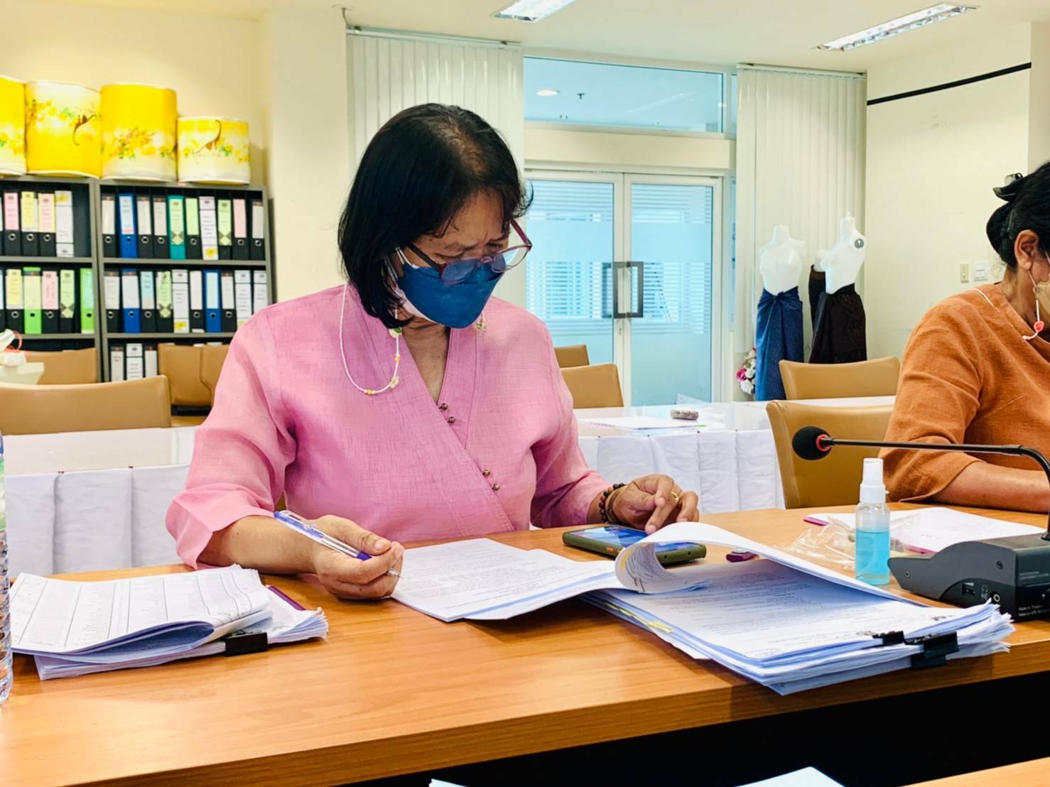 พช.ขอนแก่น : ประชุมคณะกรรมการกำหนดหลักเกณฑ์และพิจารณาจัดสรรกิจกรรมพัฒนาชุมชนดีเด่น ระดับจังหวัด ประจำปี 2565 ครั้งที่ 1/2565