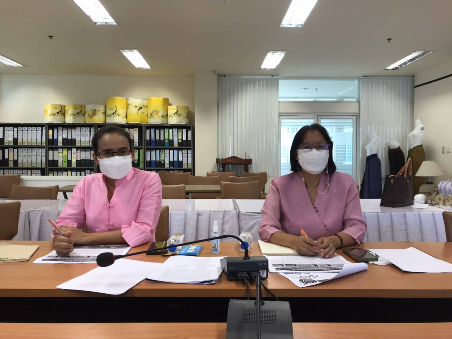 พช. ขอนแก่น : ร่วมประชุมการชี้แจงแนวทางการดำเนินงานโครงการพัฒนาชุมชนใสสะอาด ประจำปีงบประมาณ พ.ศ. 2565 ผ่านระบบวีดีทัศน์ทางไกล (Video Conference)
