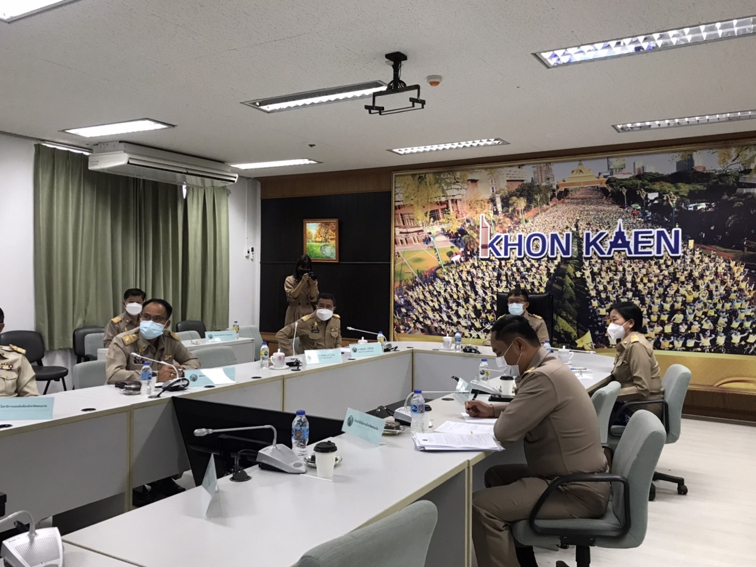 พช.ขอนแก่น : ร่วมประชุมเพื่อขับเคลื่อนและติดตามนโยบายของรัฐบาลและภารกิจสำคัญของกระทรวงมหาดไทย ประจำปีงบประมาณ พ.ศ. 2565 (เดือนเมษายน 2565) ผ่านระบบวีดิทัศน์ทางไกล (VCS) 