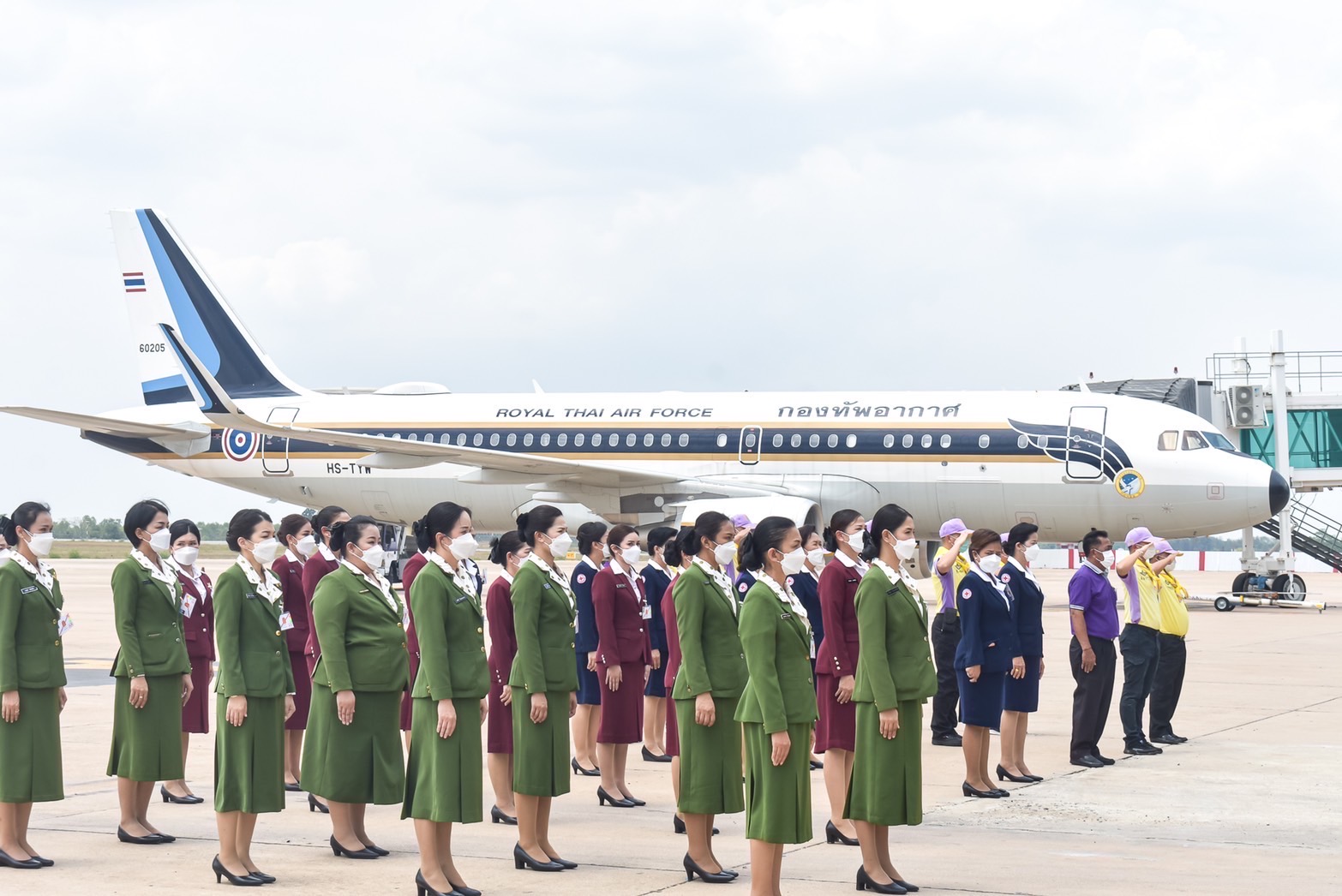 พช.ขอนแก่น : เฝ้าส่งเสด็จสมเด็จพระกนิษฐาธิราชเจ้า กรมสมเด็จพระเทพรัตนราชสุดา ฯ สยามบรมราชกุมารี เสด็จพระราชดําเนินไปทรงปฏิบัติพระราชกรณียกิจในพื้นที่จังหวัดขอนแก่น และจังหวัดมหาสารคาม ณ ท่าอากาศยานนานาชาติขอนแก่น